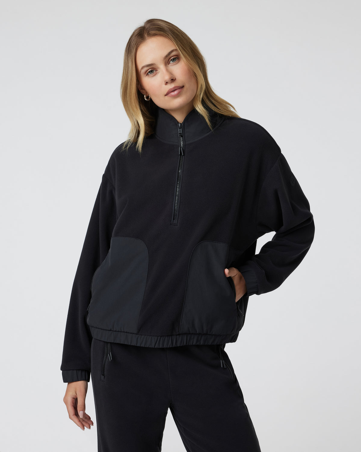 Women Vuori Women's Aspen Half Zip Black Fleece Pullover