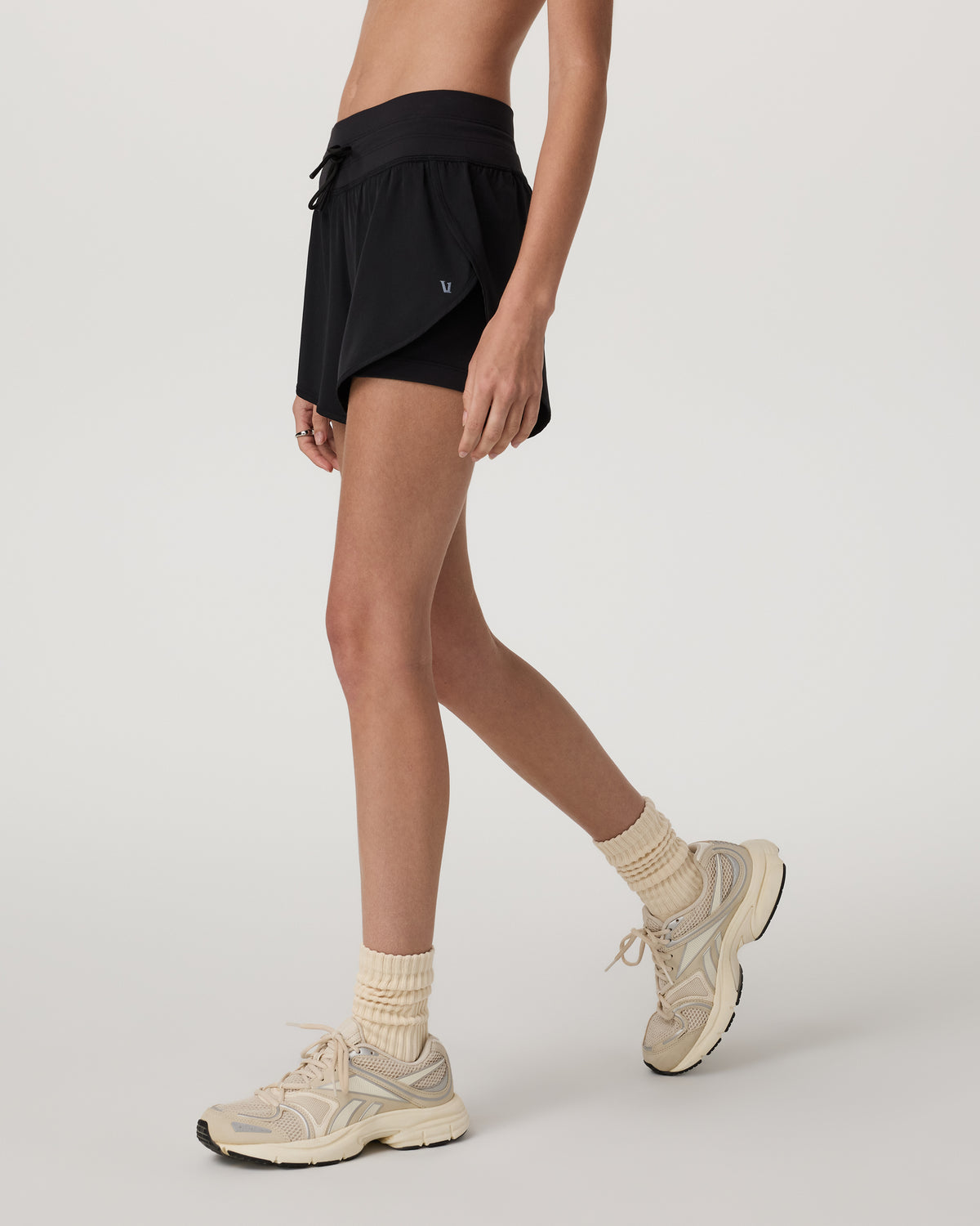 Women Vuori Daily Speed Short 2.5" Women's Black Fitness Shorts