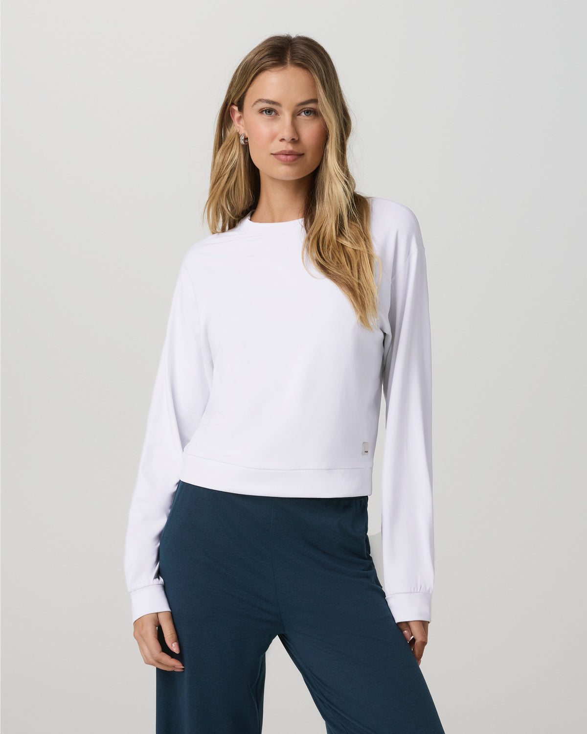 Women|New Vuori Halo Modern Crew Women's White Lounge Sweatshirt