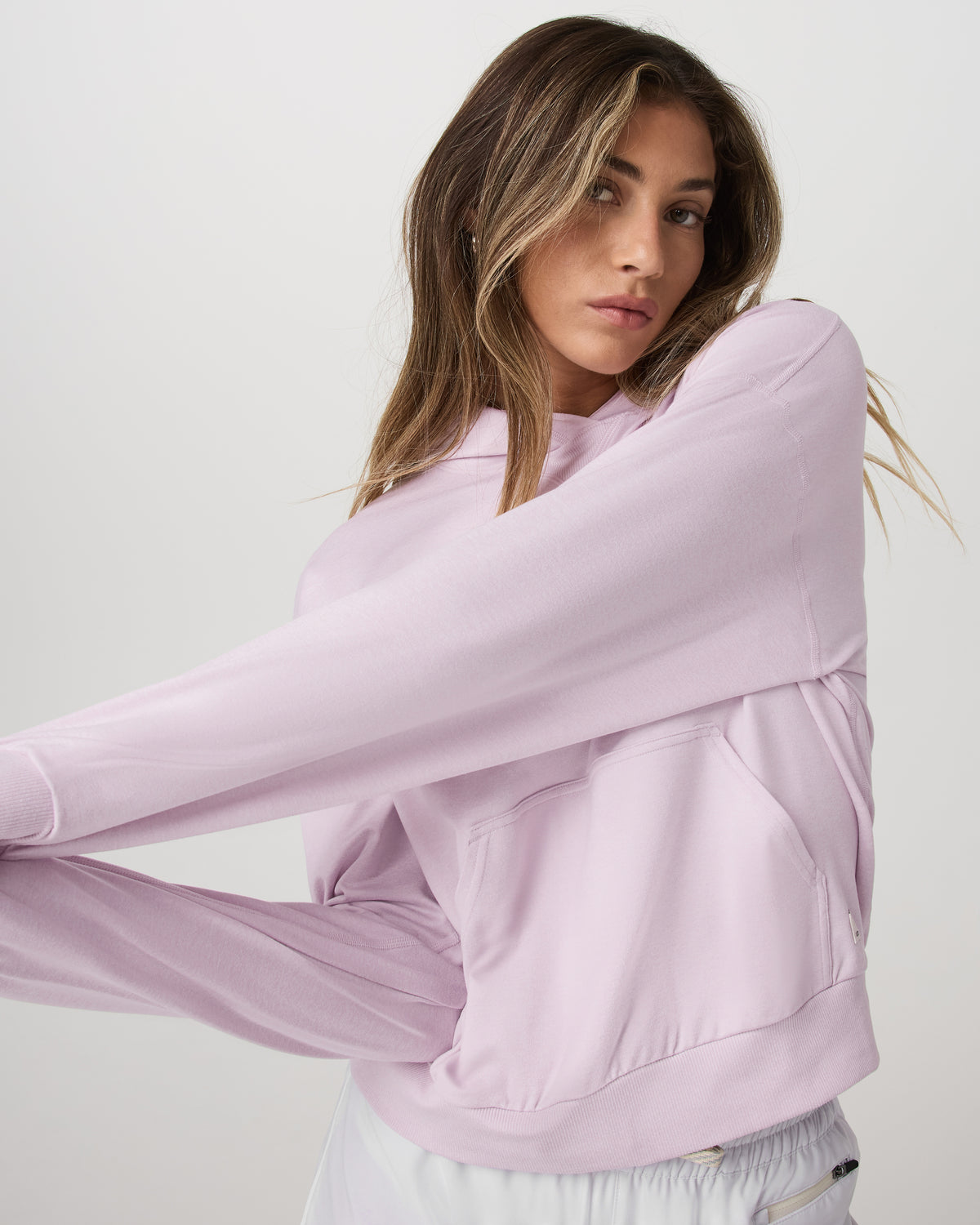 Women|New Vuori Women's Halo Modern Pullover Hoodie Lilac Breeze Heather