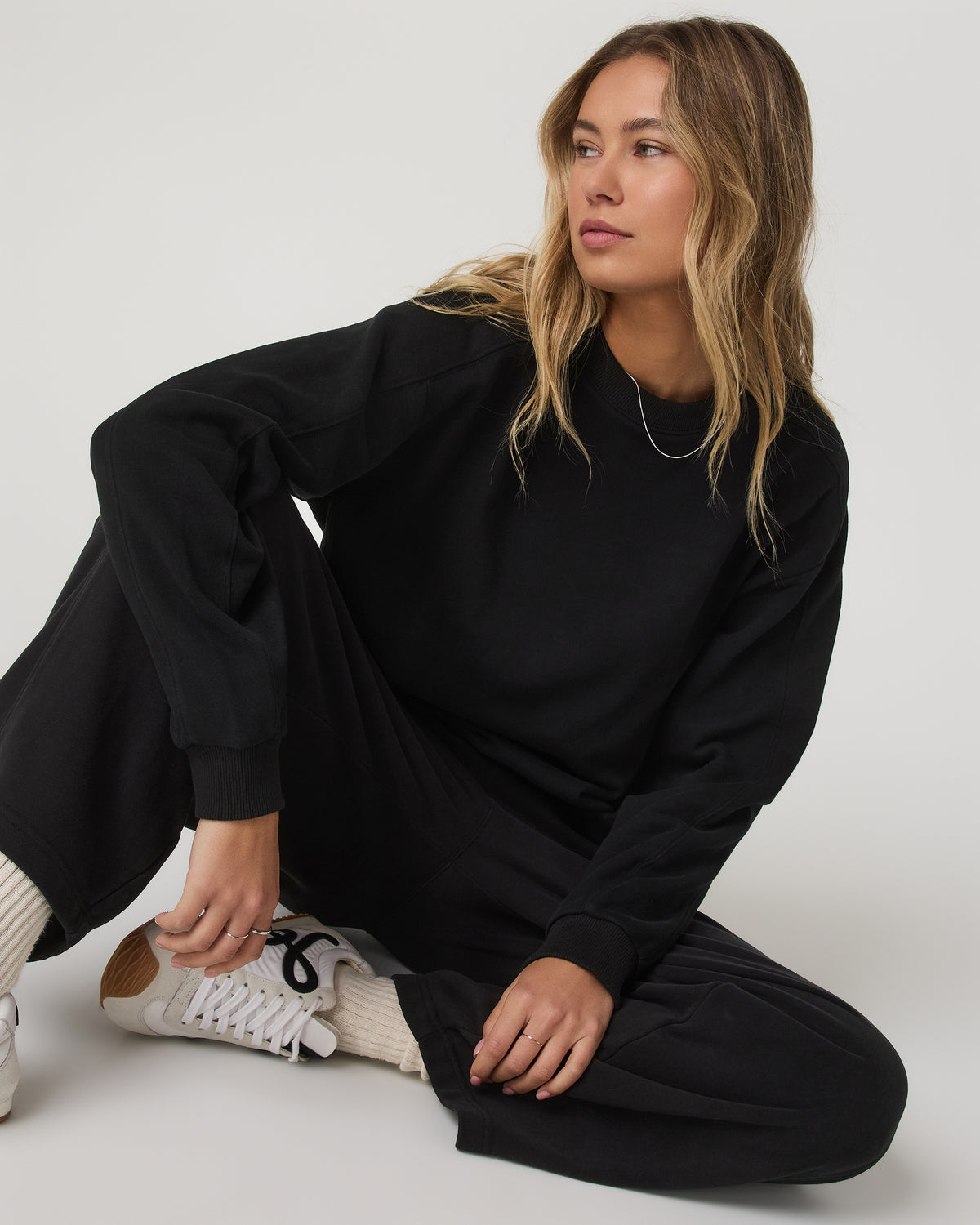 Women|New Vuori Sedona Seams Crew Women's Black Fleece Sweatshirt