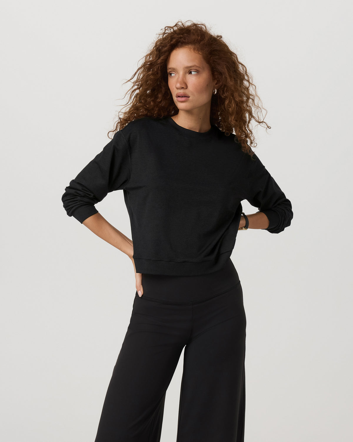 Women|New Vuori Halo Modern Crew Women's Black Heather Sweatshirt