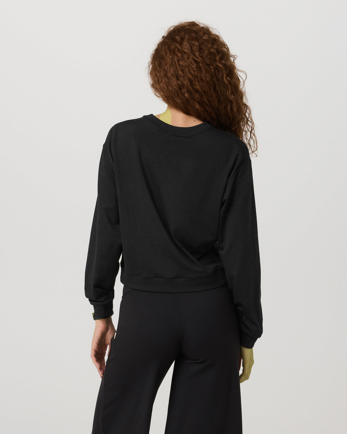 Women|New Vuori Halo Modern Crew Women's Black Heather Sweatshirt