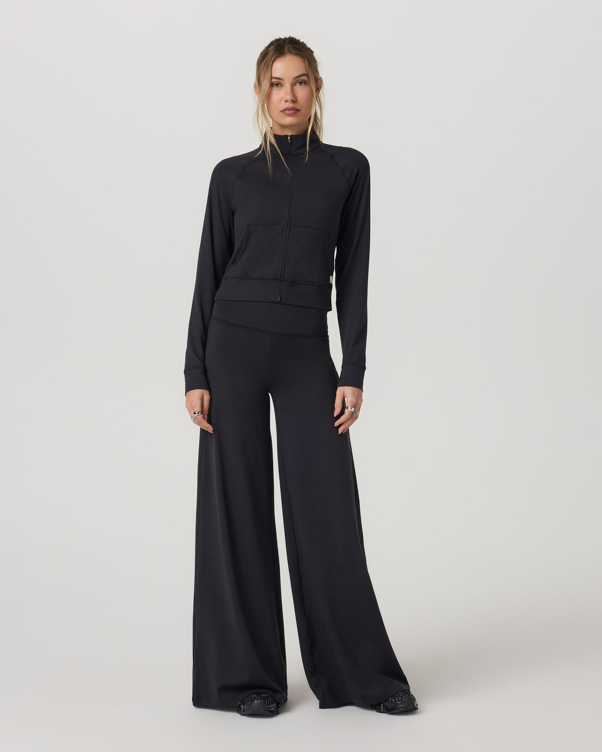 Women|New Vuori Halo Mini Track Jacket Women's Solid Black Cropped Zip-Up
