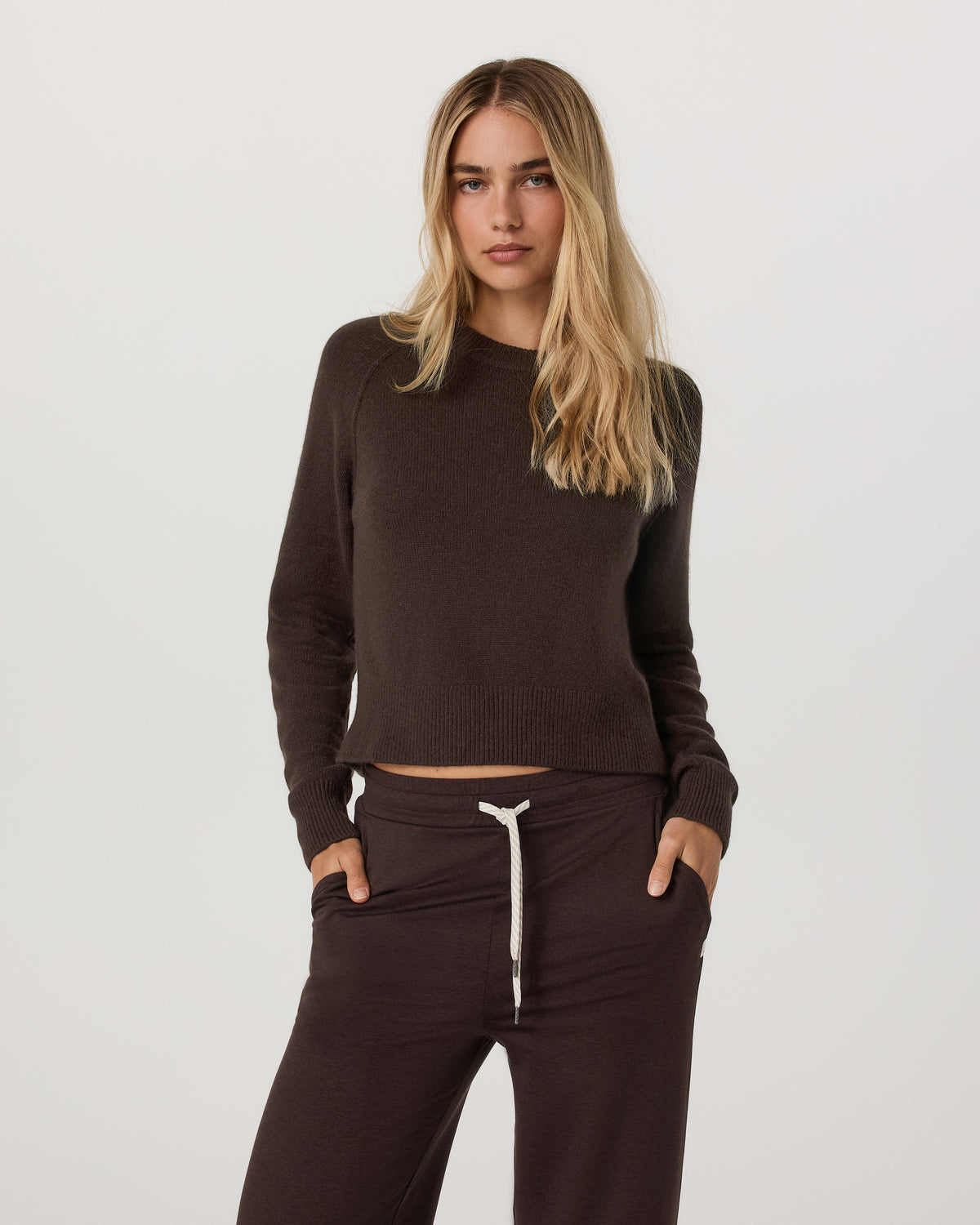 Women Vuori Émilie Cashmere Crew Women's Java Pullover