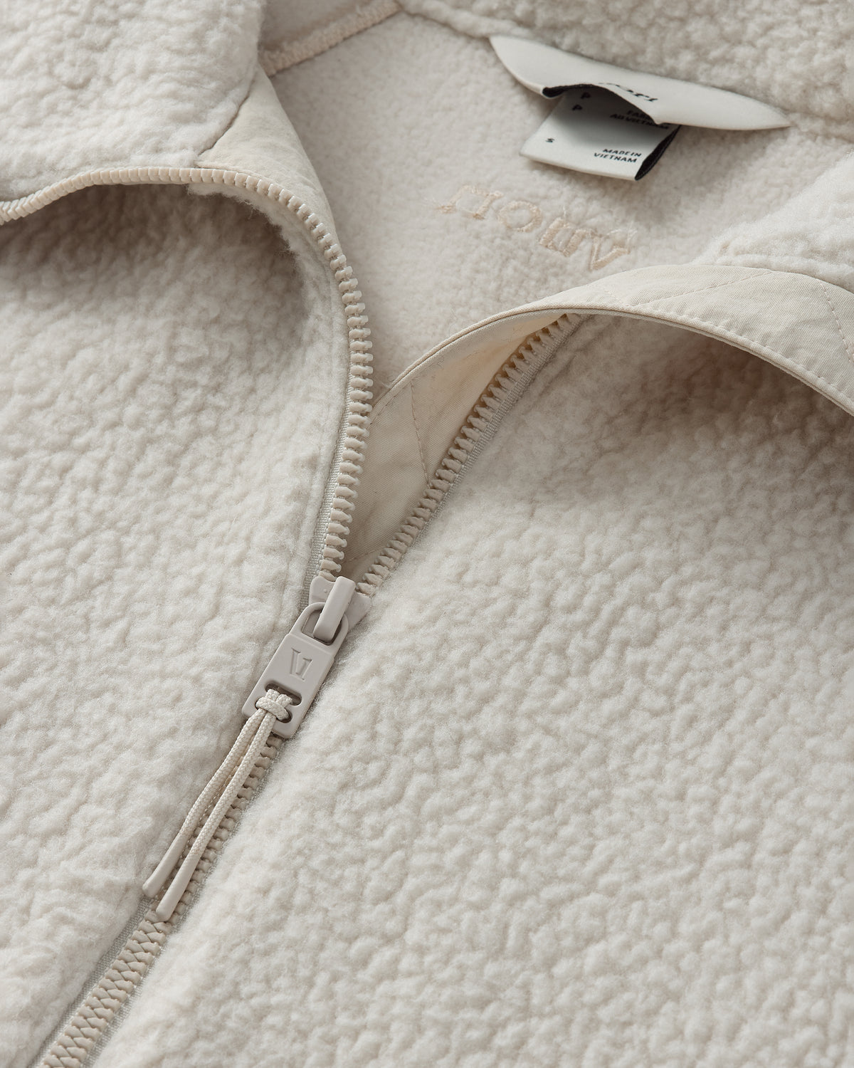 Women Vuori Alpine Jacket Women's Cozy Fleece Jacket in Bone