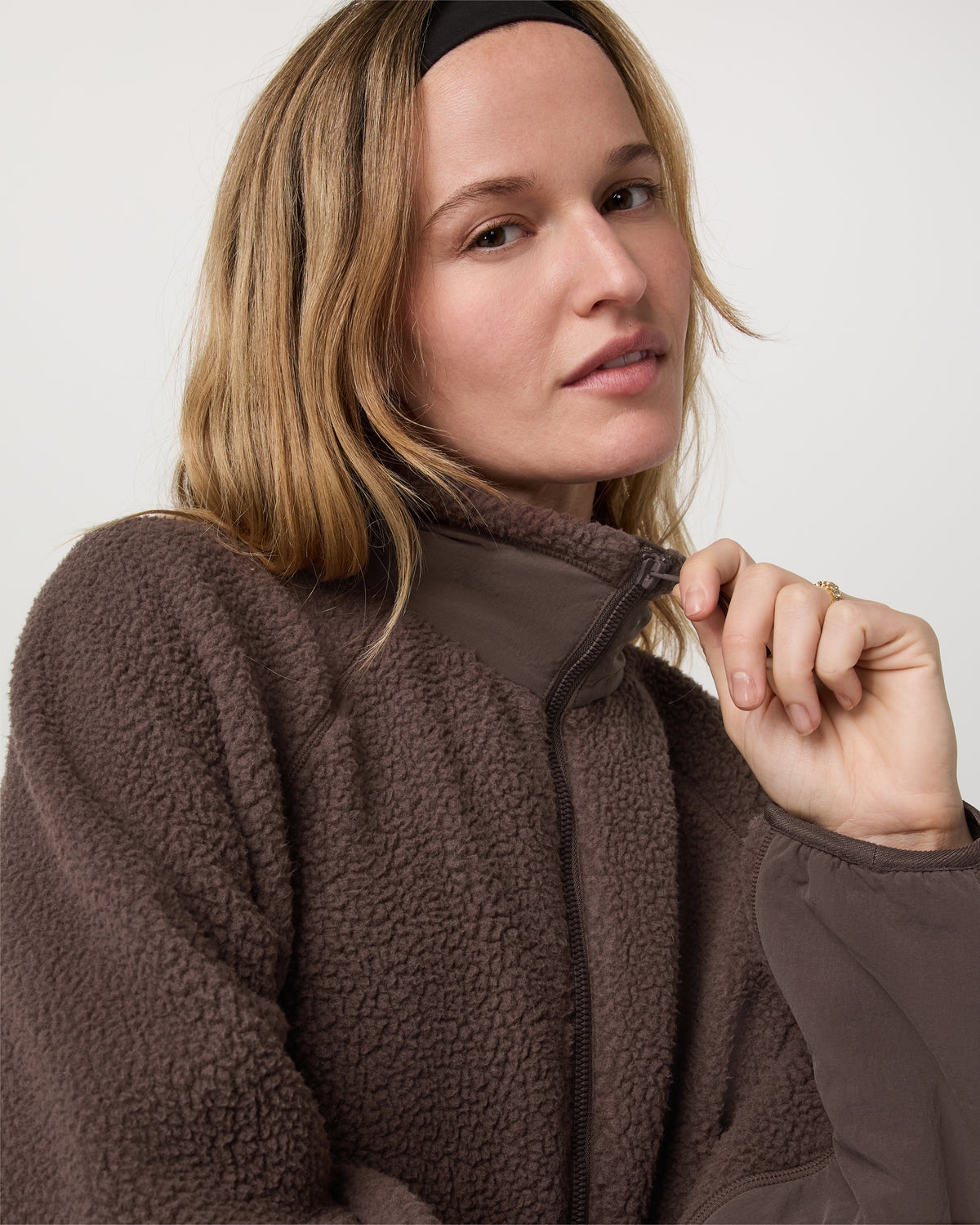 Women Vuori Alpine Jacket Women's Cozy Fleece Jacket in Java