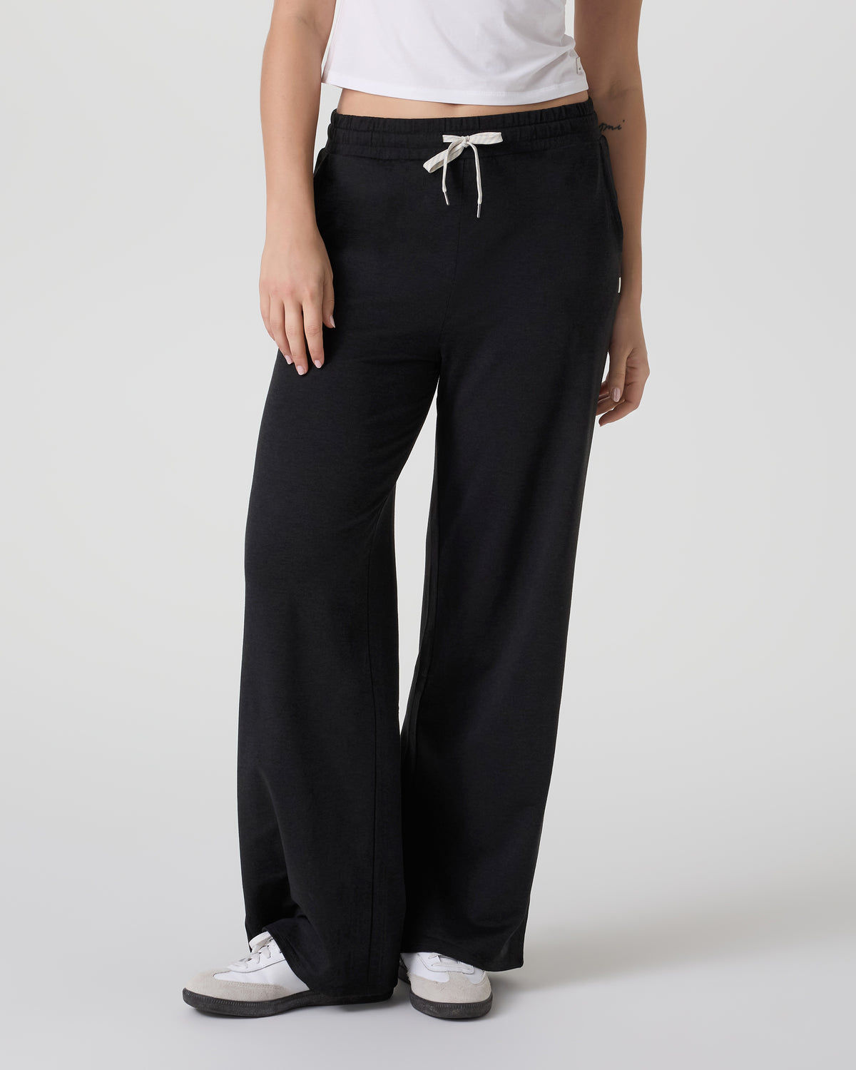 Women Vuori Halo Essential Wideleg Black Heather Pants