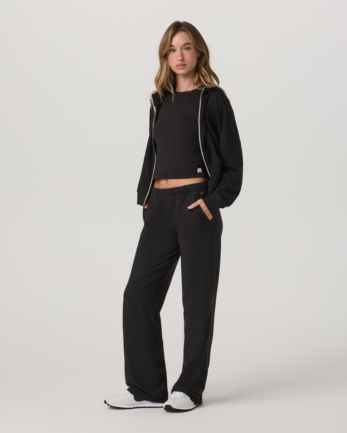 Women Vuori Halo Straight Leg Pant Women's Solid Black Pants