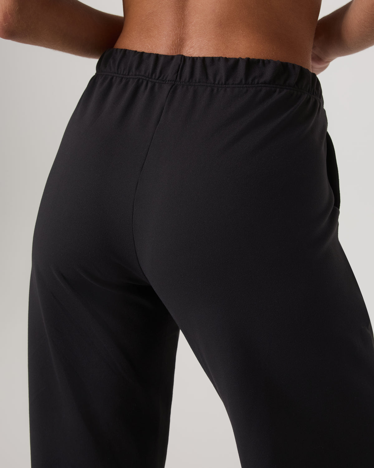 Women Vuori Halo Straight Leg Pant Women's Solid Black Pants