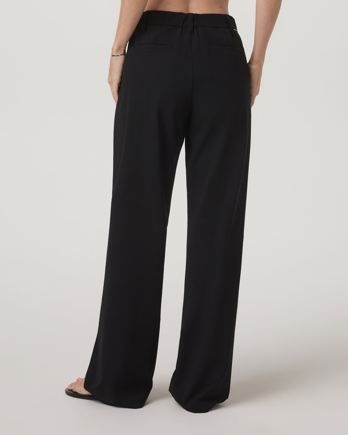 Women Vuori Miles Trouser Women's Black Straight Leg Pants