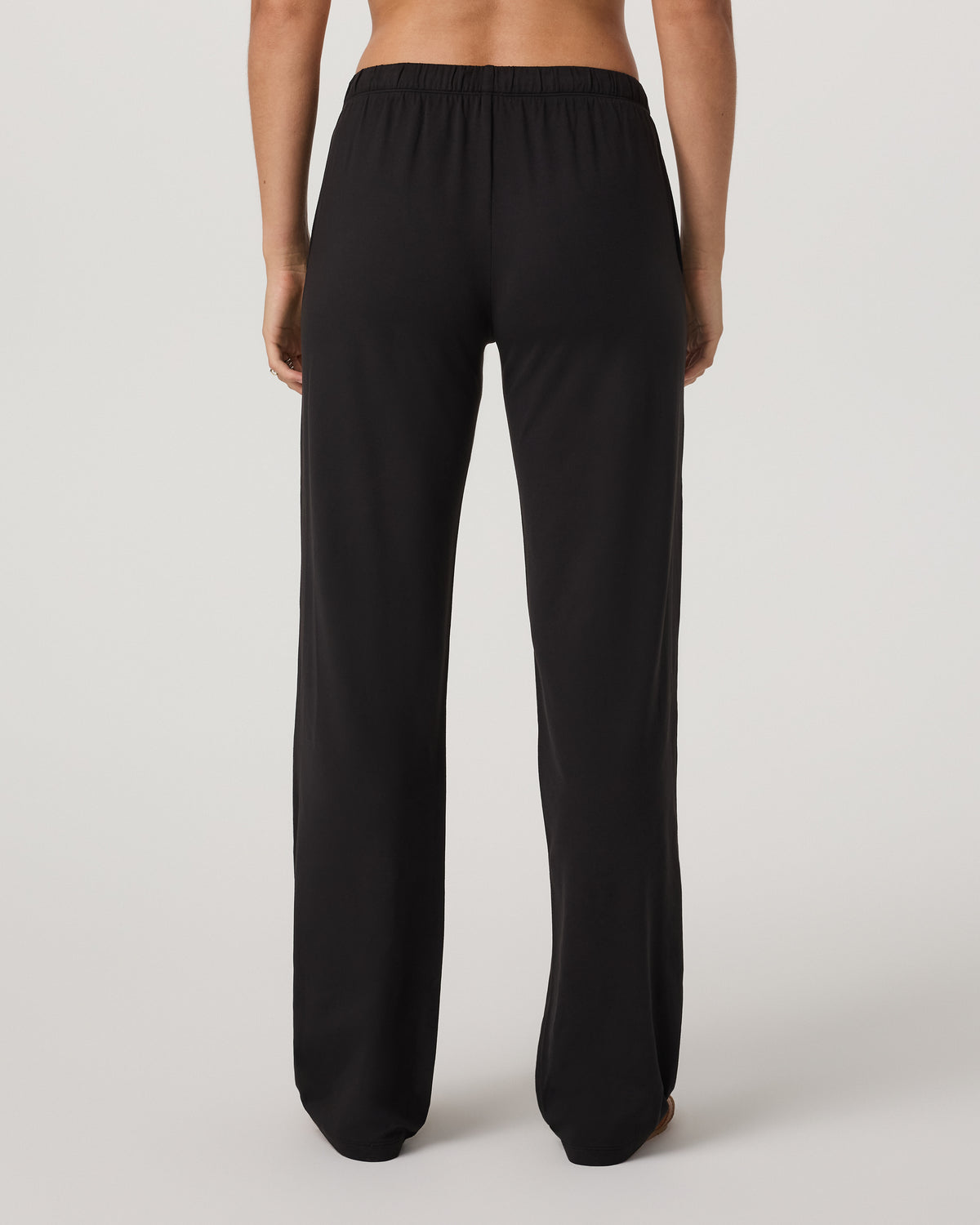 Women Vuori Halo Straight Leg - Long Women's Solid Black Pants