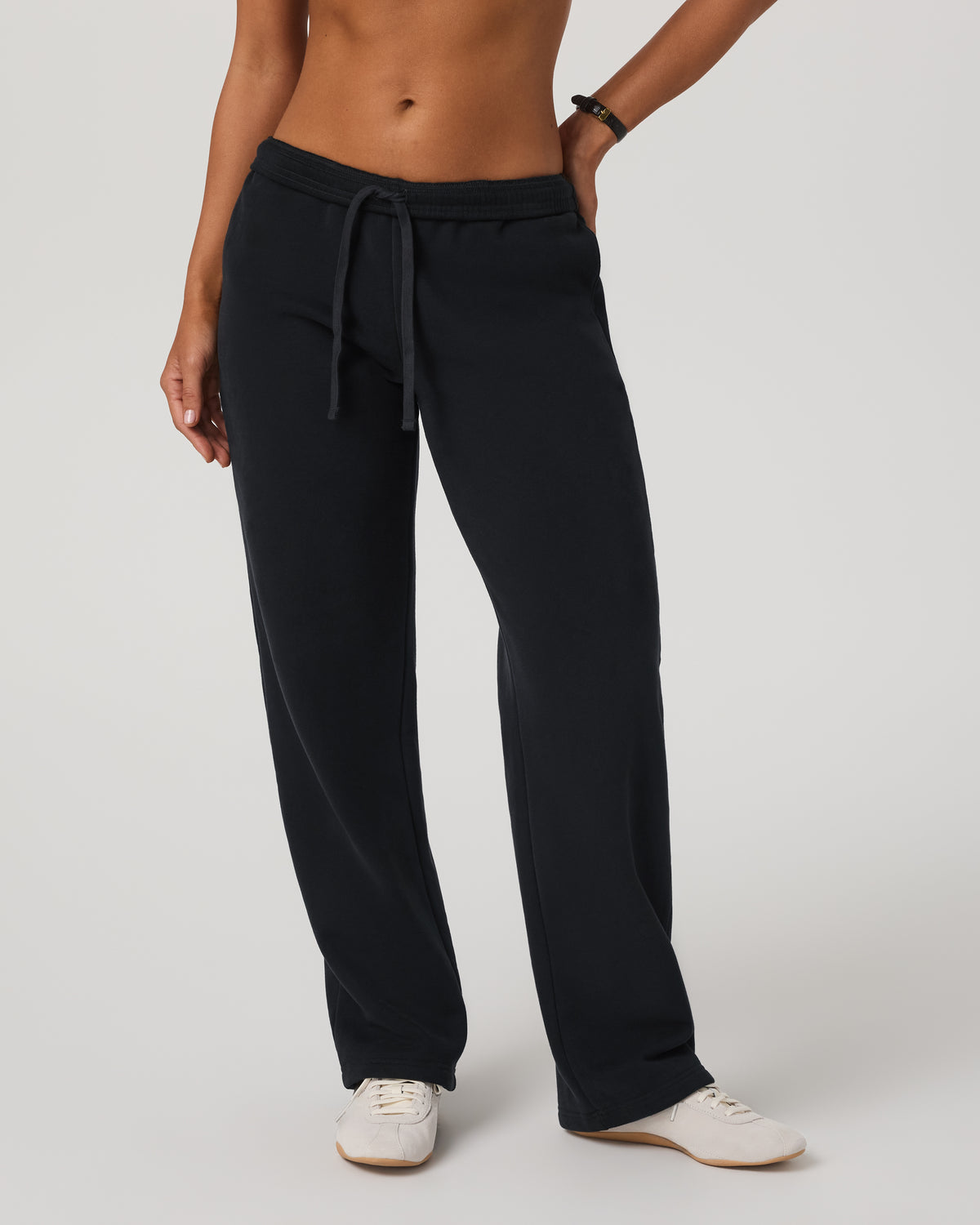 Women Vuori Restore Straight Leg Sweatpant – Short Washed Black