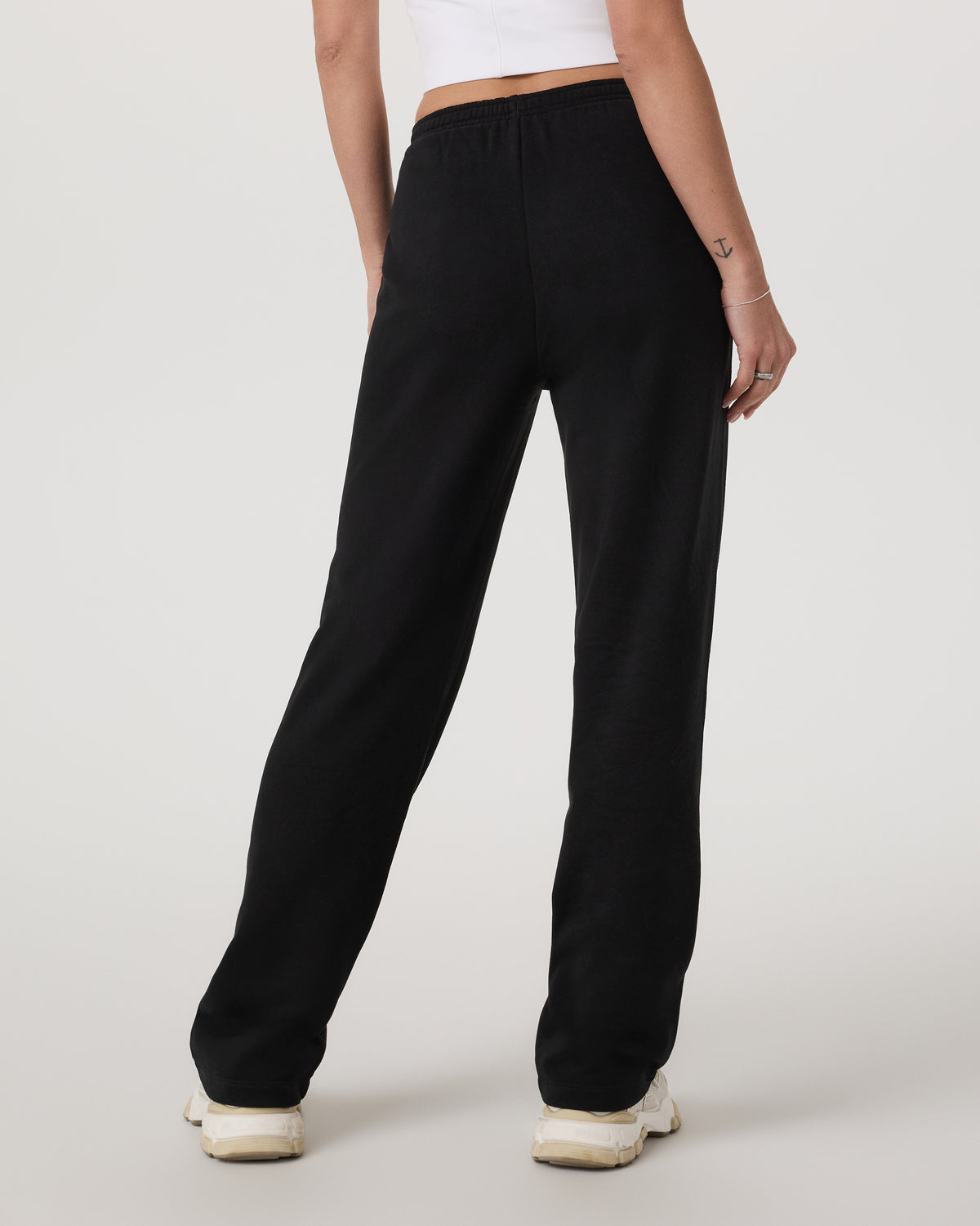 Women Vuori Sedona Straight Leg Sweatpant - Long Women's Black Pant