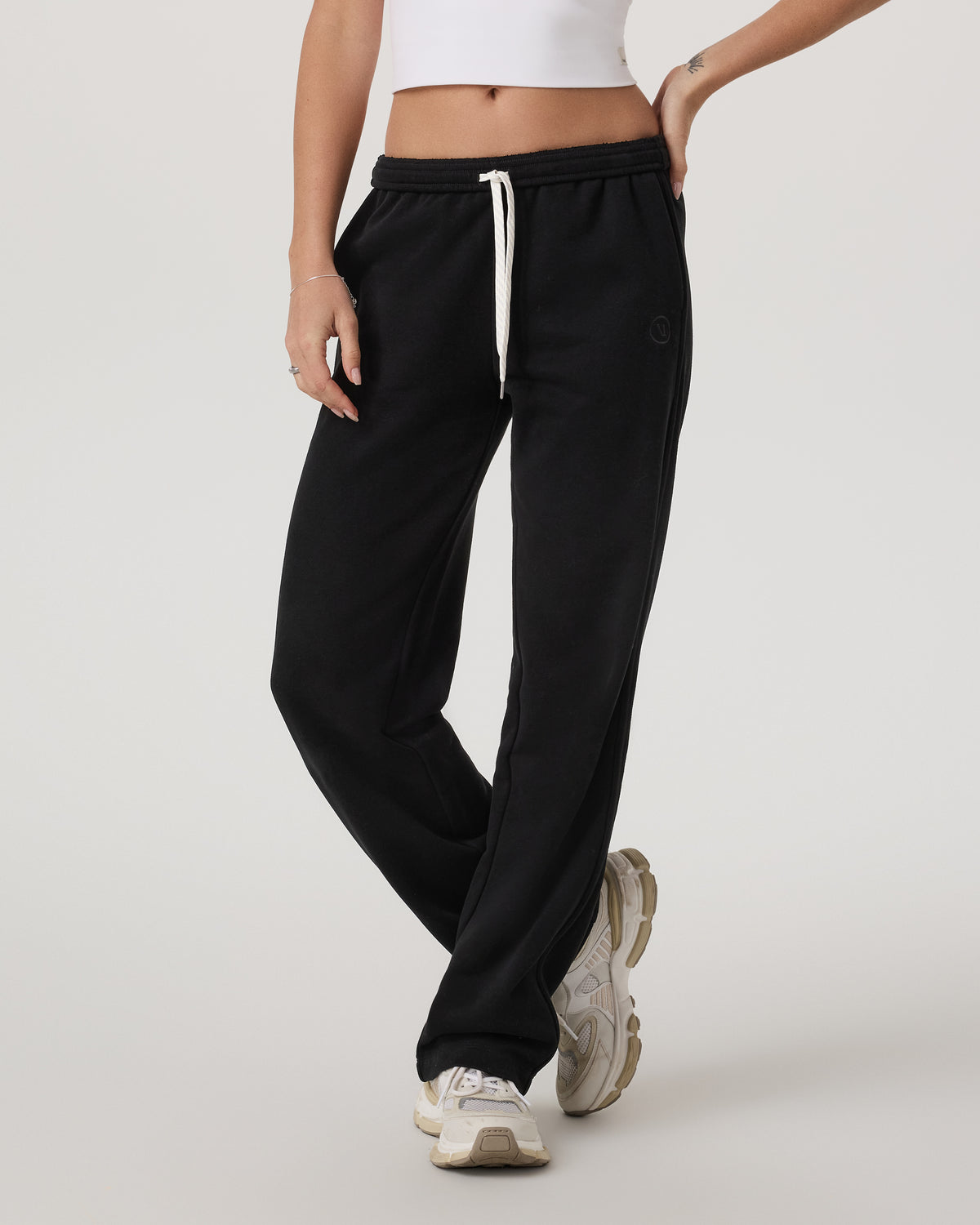 Women Vuori Sedona Straight Leg Sweatpant - Long Women's Black Pant