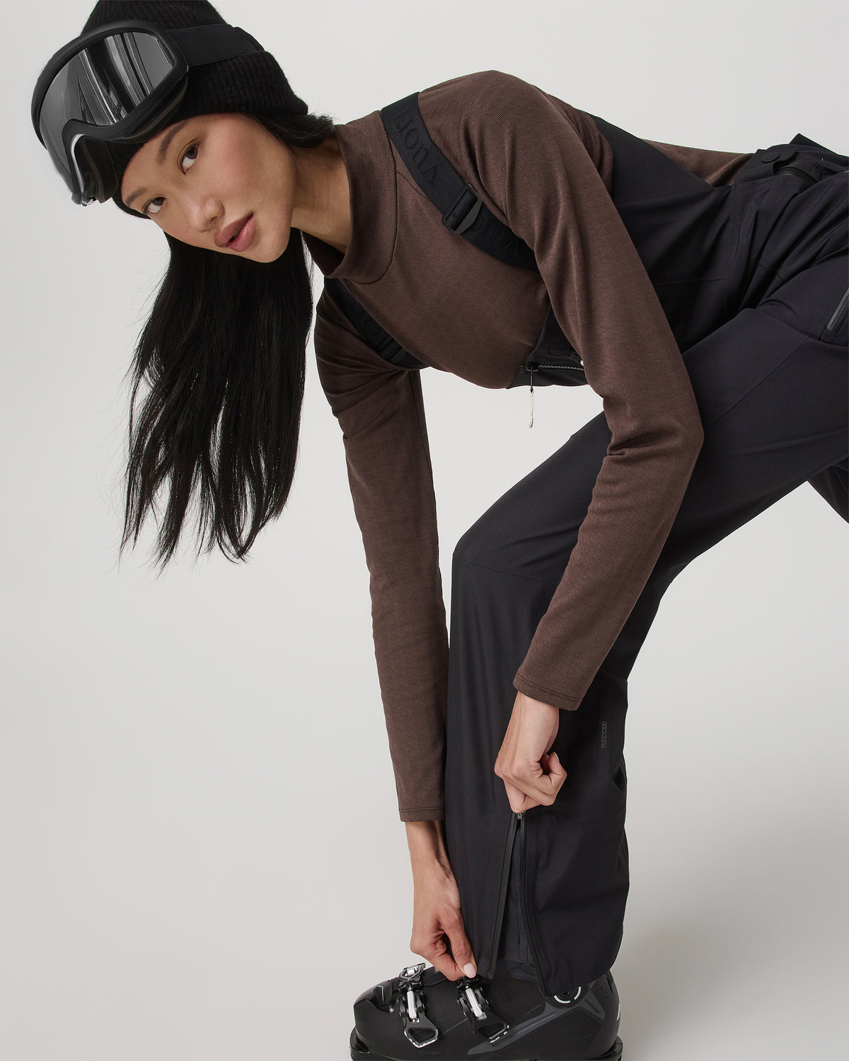 Women Vuori Women's Taika Snow Bib Black Ski/Board Bottoms