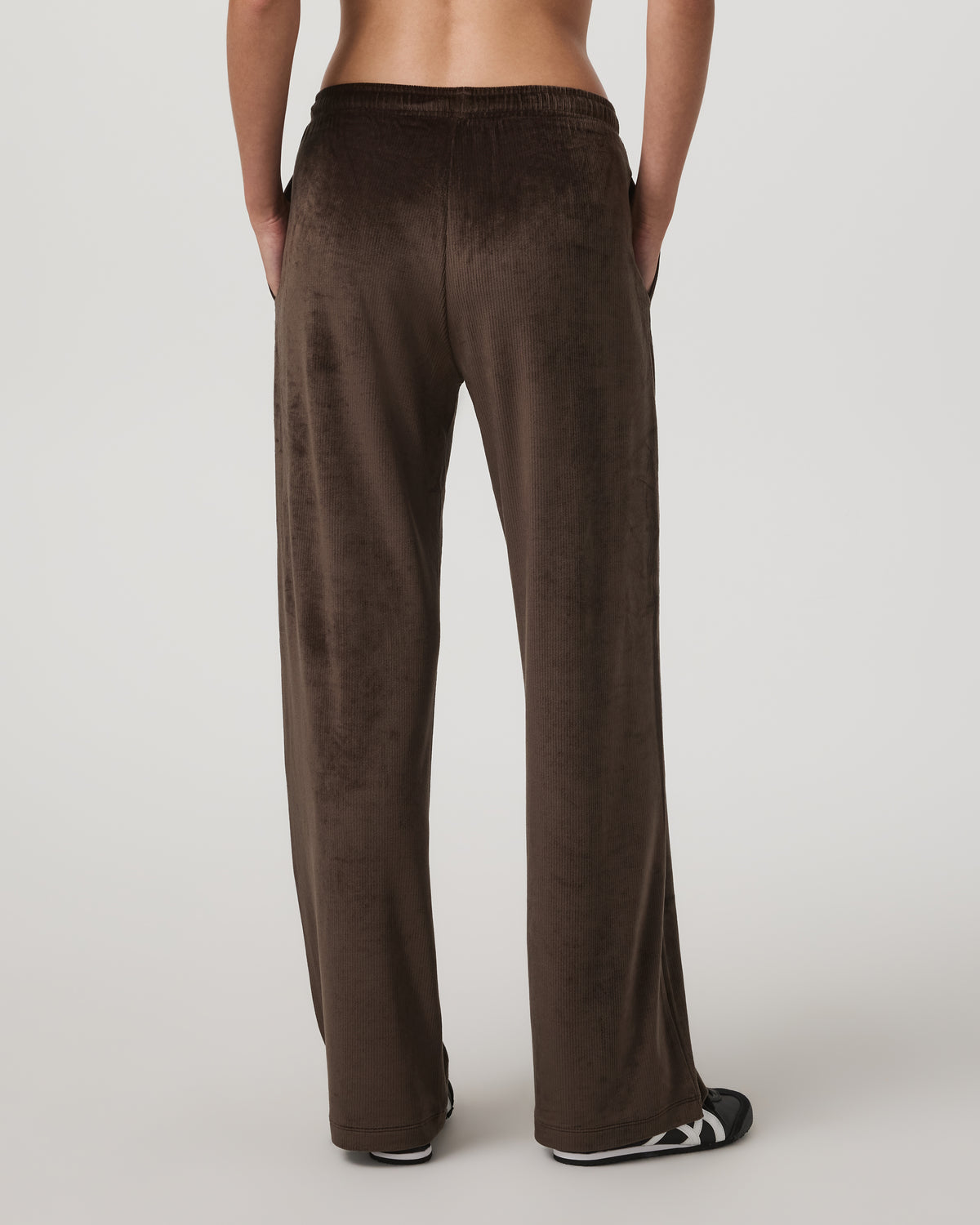 Women Vuori Haven Straight Leg Women's Dark Java Pull-On Pants