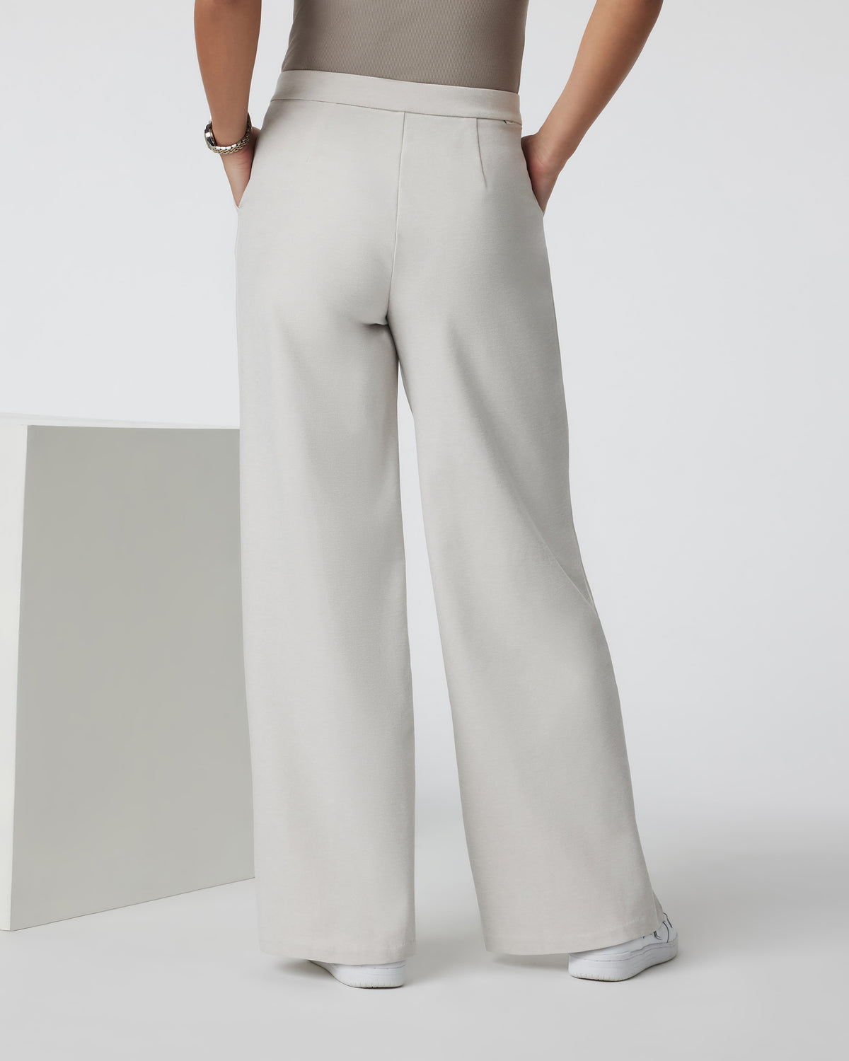 Women Vuori Elevation Trouser-Short Ecru Heather
