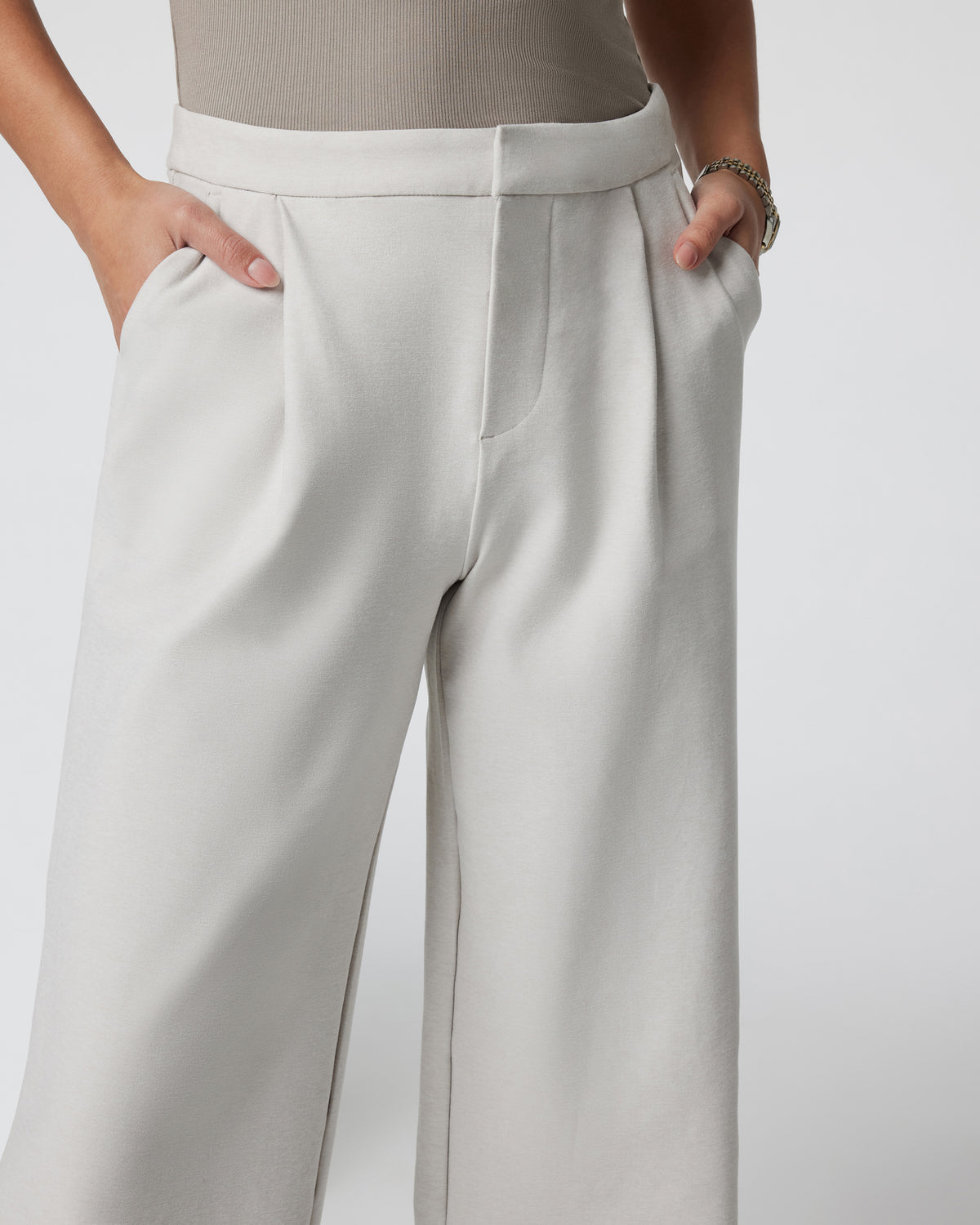 Women Vuori Elevation Trouser-Short Ecru Heather