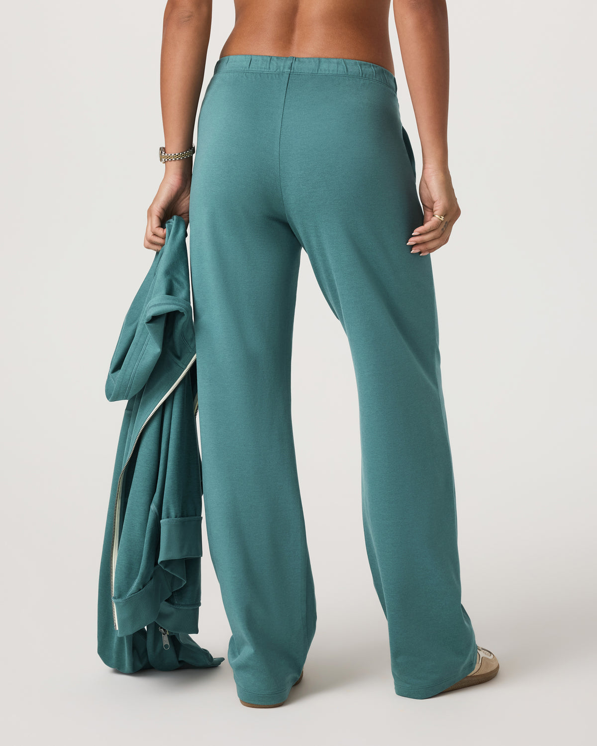 Women Vuori Women's Halo Modern Strght Leg Pant - Short Bluegrass