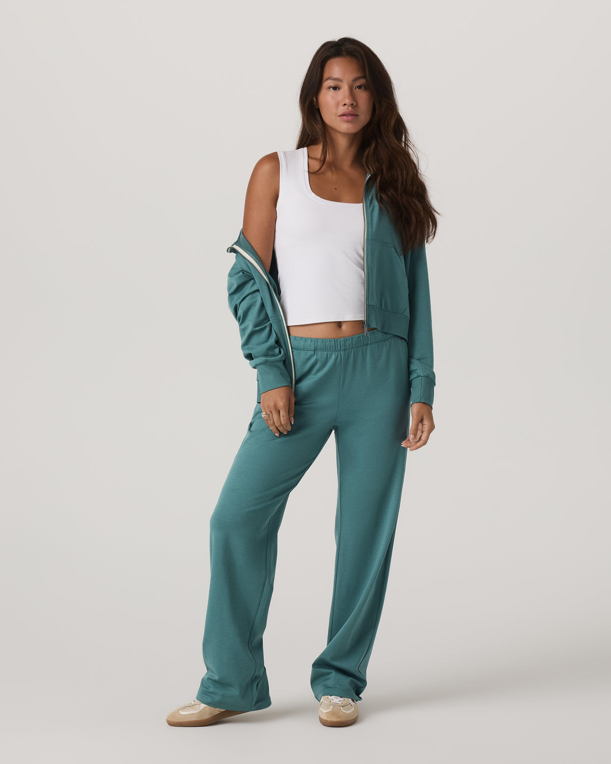 Women Vuori Women's Halo Modern Strght Leg Pant - Short Bluegrass