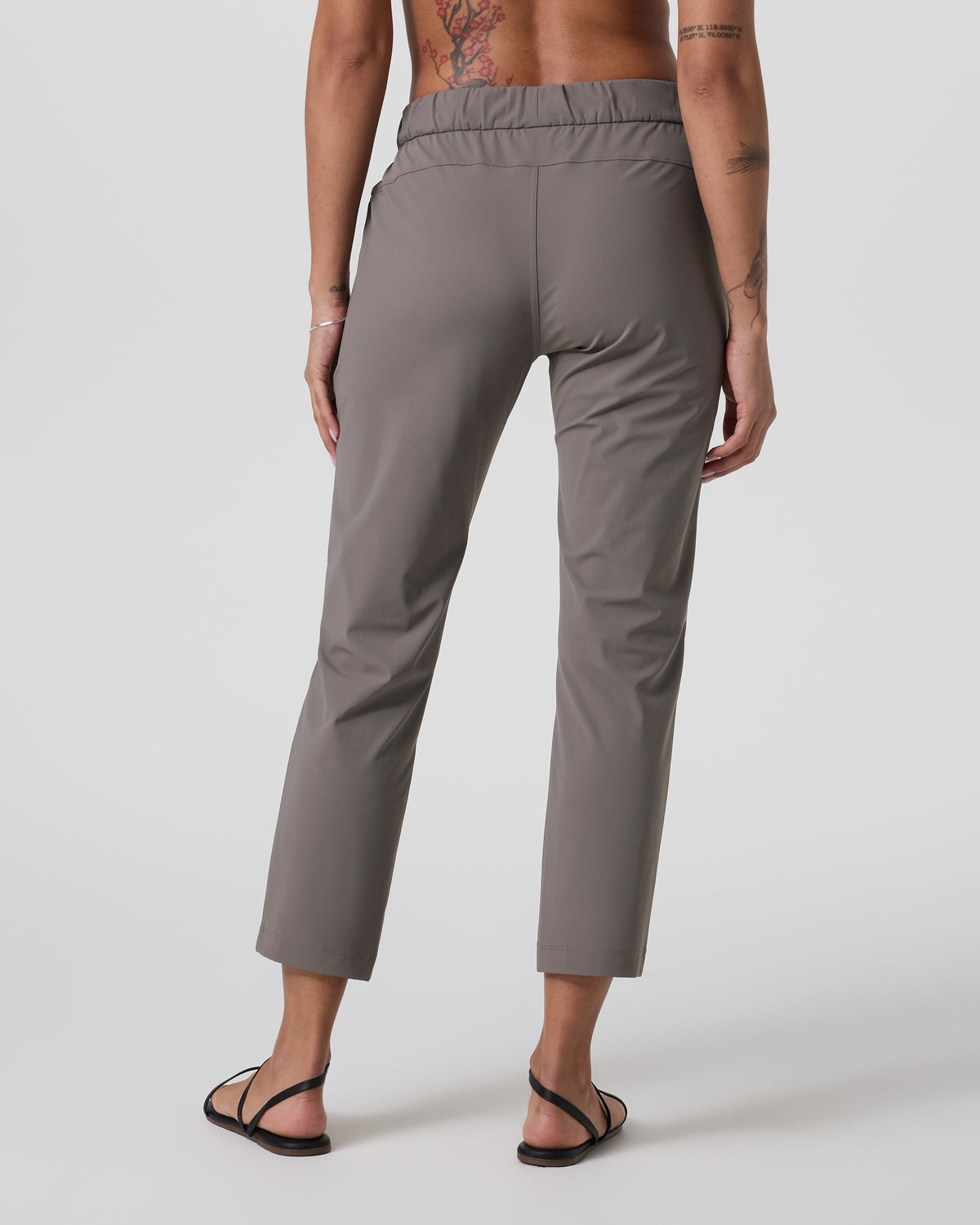 Women Vuori Miles Ankle Pant Women's Chia Cropped Pants
