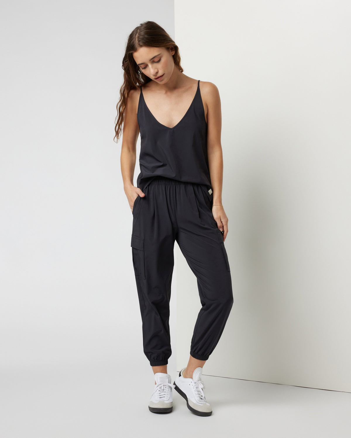Women Vuori Villa Cargo Jogger Women's Black Cargo Jogger Pants