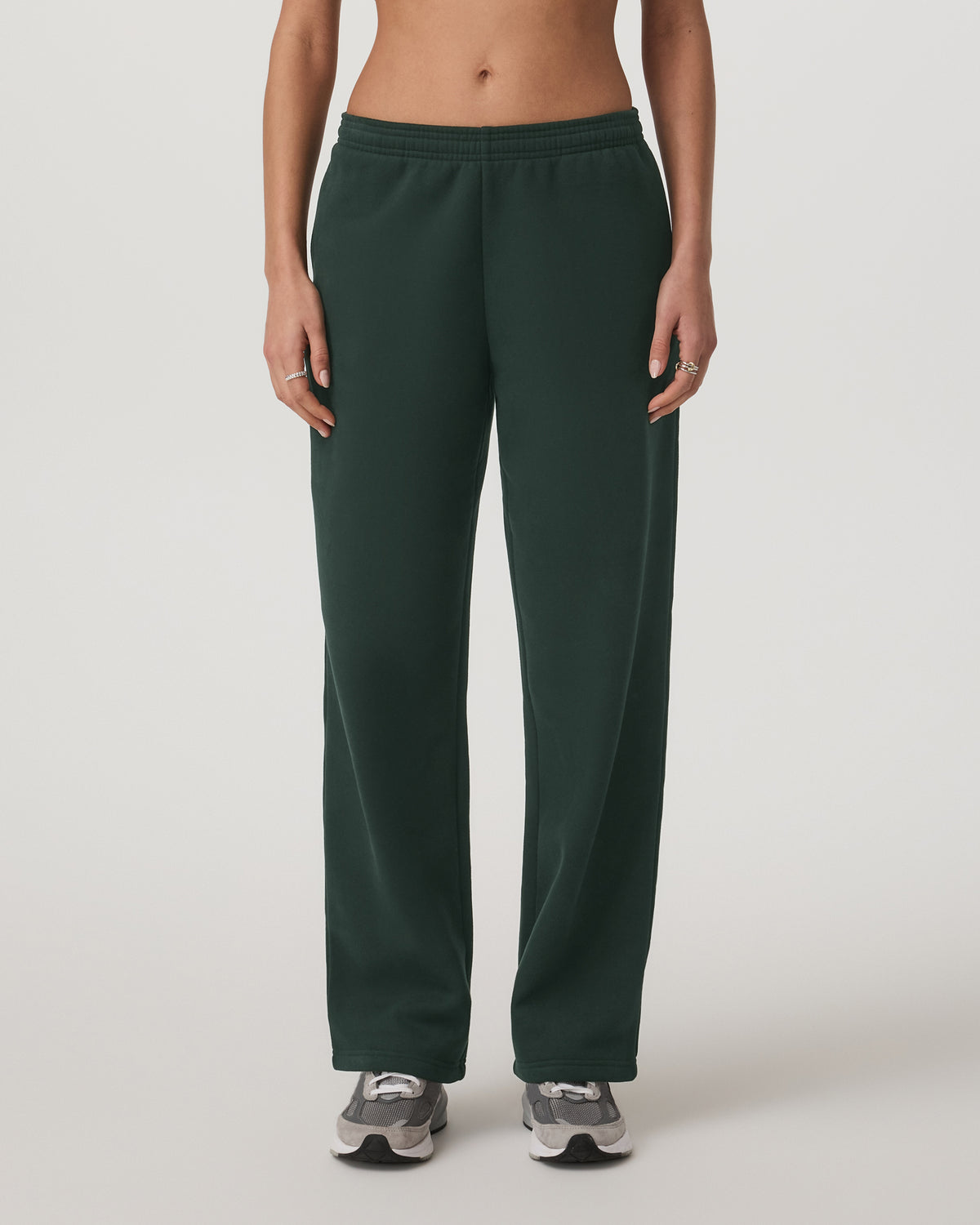 Women Vuori Women's Restore Straight Leg Sweatpant - Long Evergreen