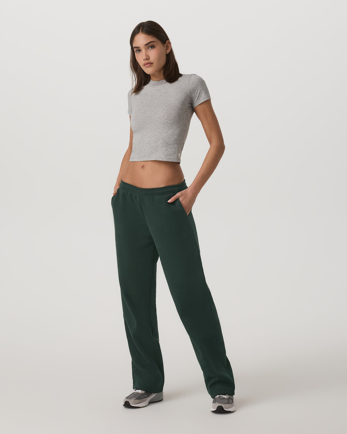 Women Vuori Women's Restore Straight Leg Sweatpant - Long Evergreen