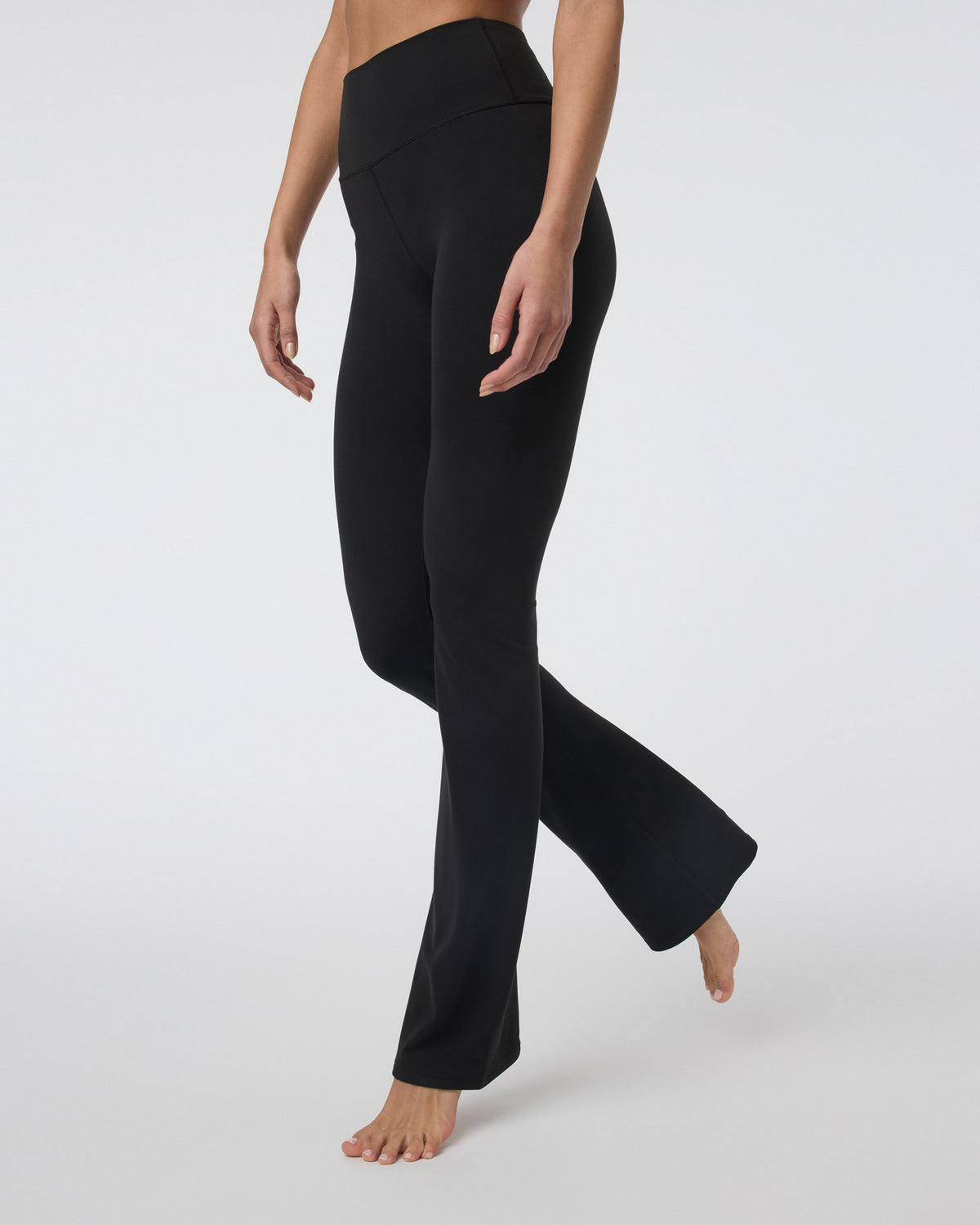 Women Vuori Vuori AllTheFeels™ Slim Flare - Short Black