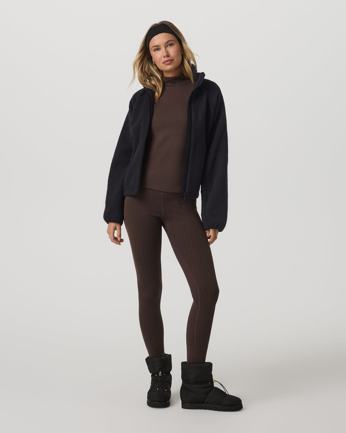 Women Vuori Women's Textured Chilled Out Legging Java Houndstooth