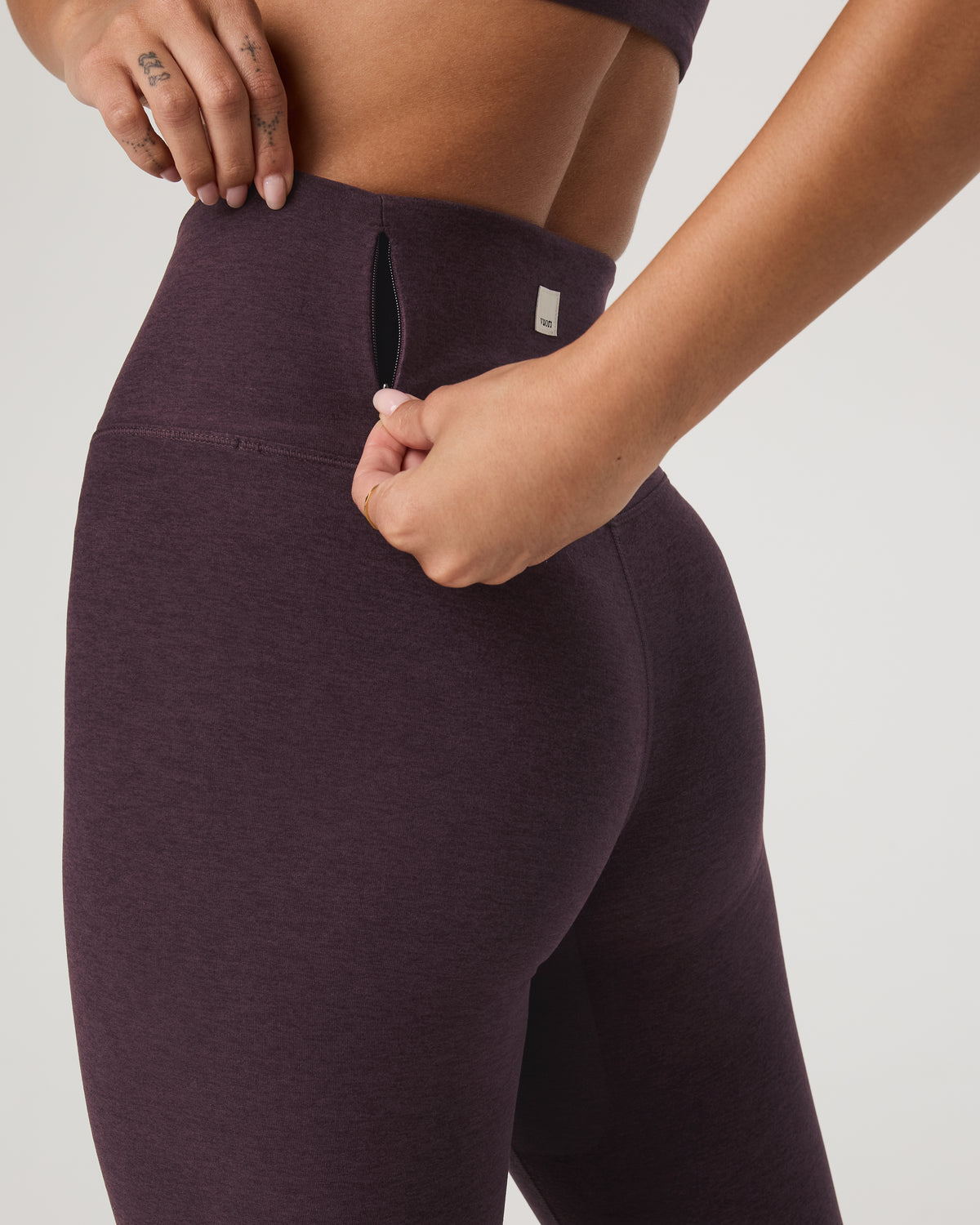 Women Vuori Clean Elevation Legging - Short Raisin Heather Leggings
