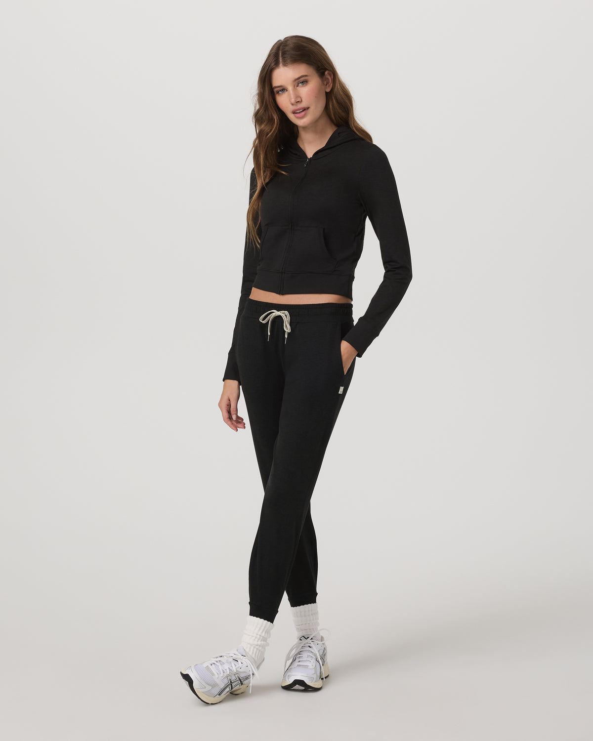 Women Vuori Performance Jogger Black Heather Sweatpants