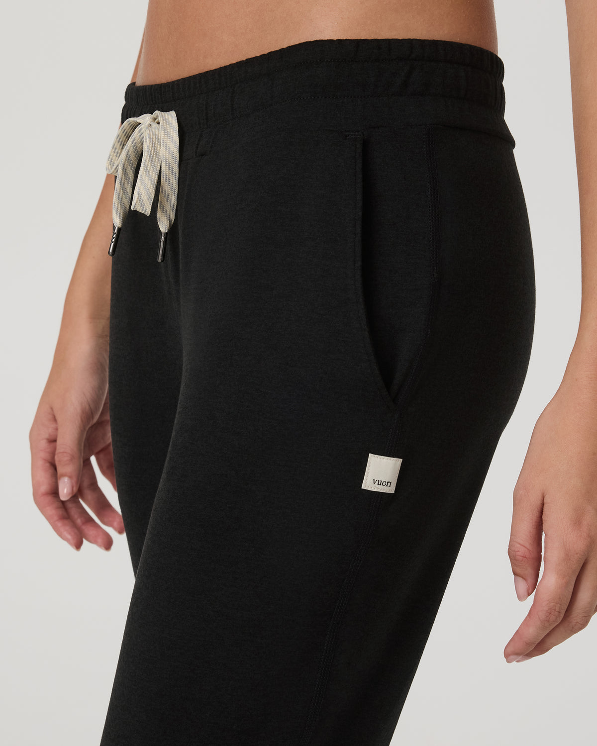 Women Vuori Performance Jogger Black Heather Sweatpants