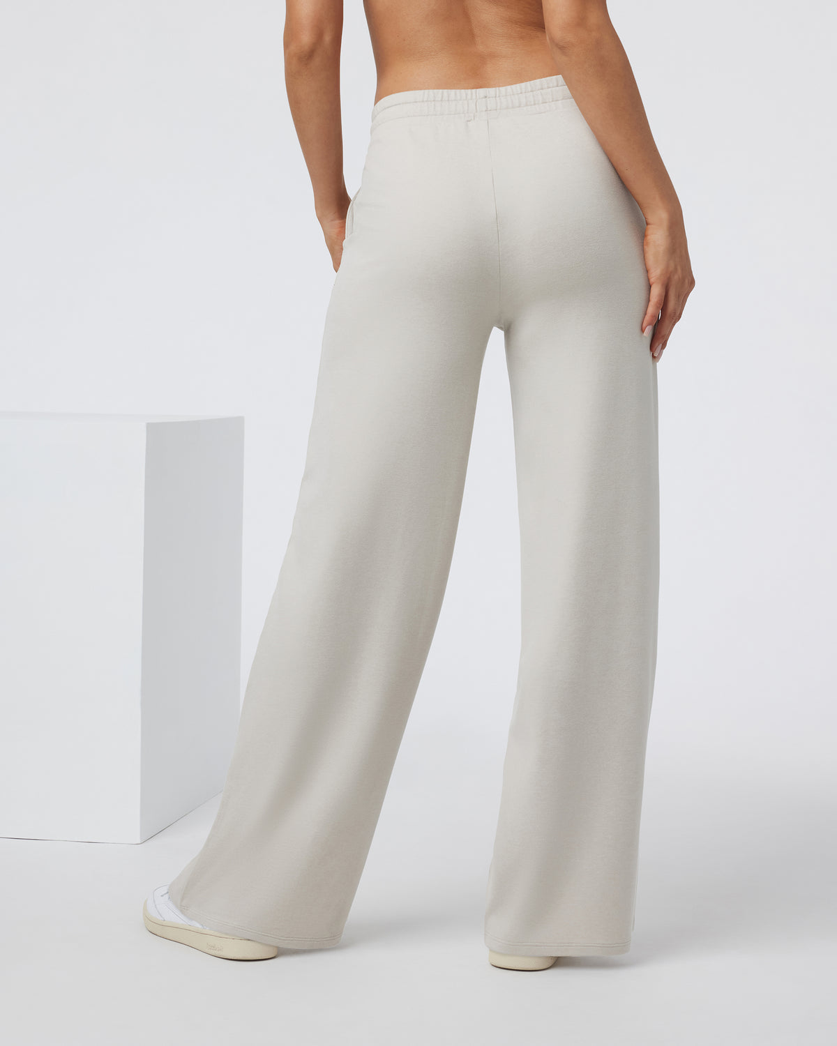 Women Vuori Halo Essential Wideleg Ecru Heather