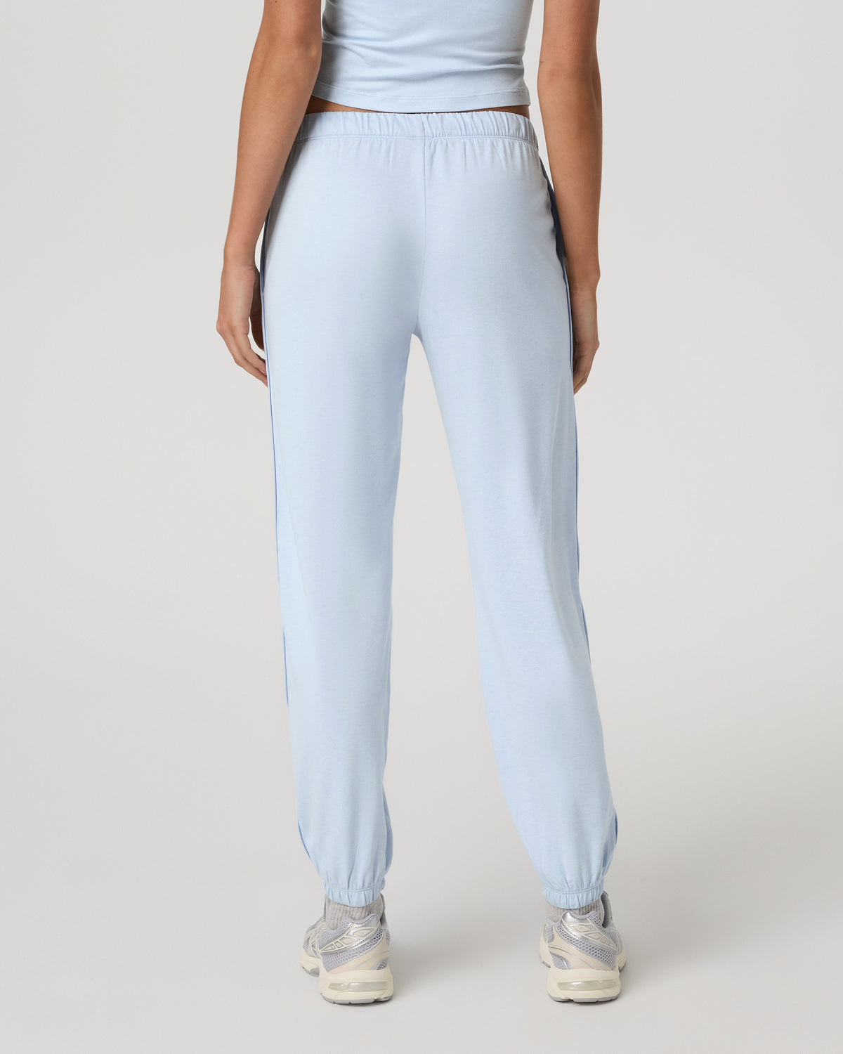 Women|New Vuori Women's Halo Modern Sweatpant Soft Sky Heather