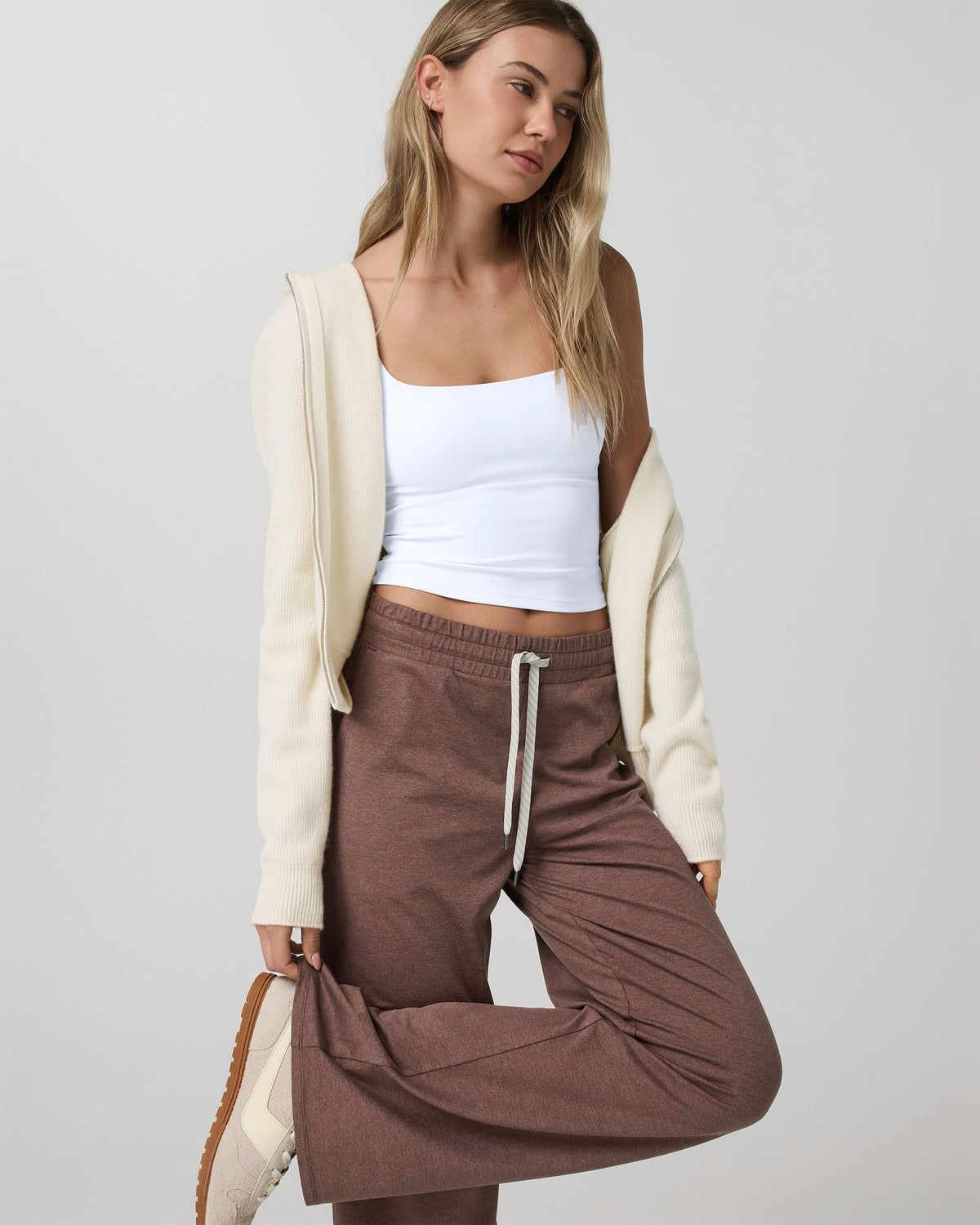 Women Vuori Halo Essential Wideleg Pant Women's Sable Heather Pant