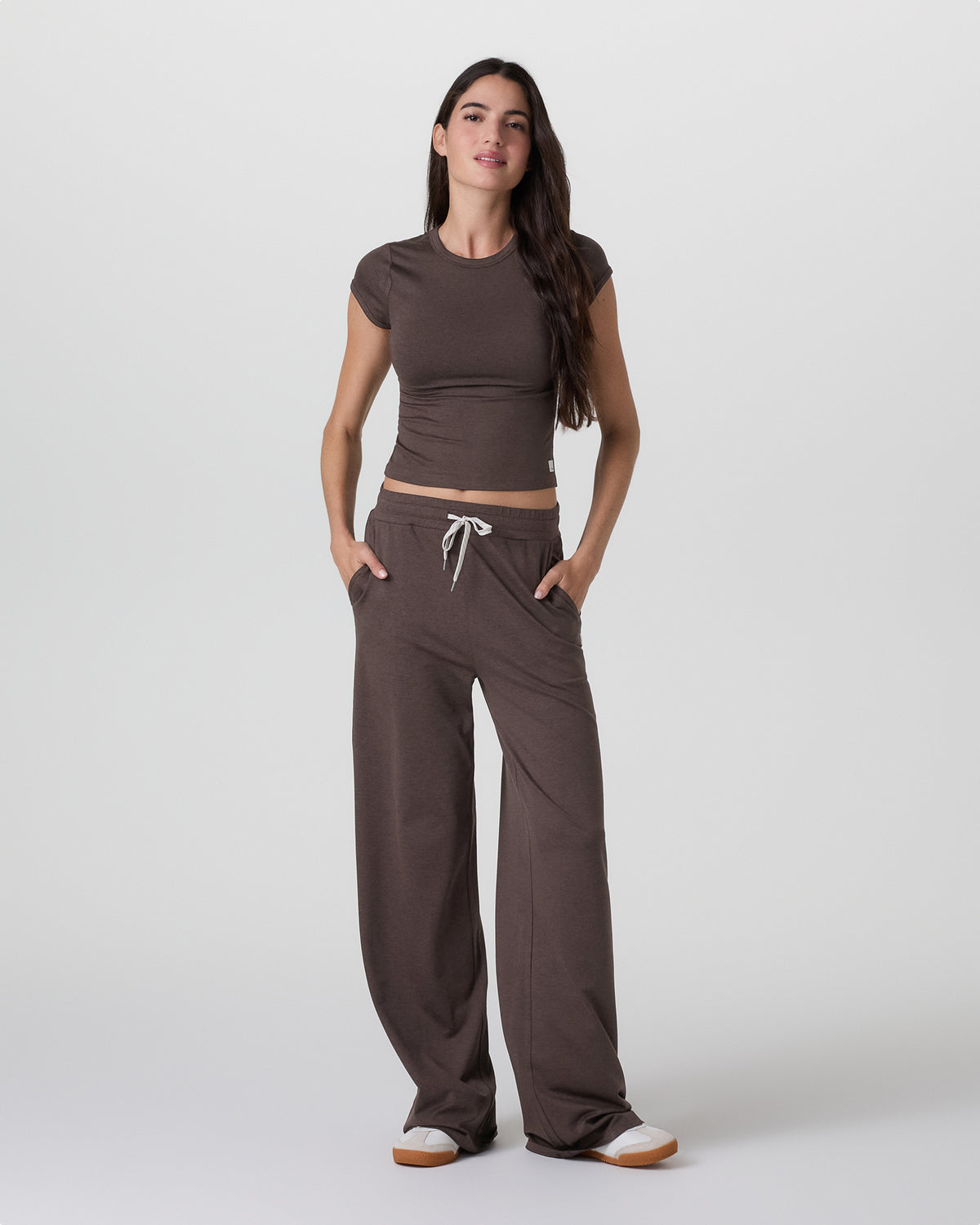 Women Vuori Halo Essential Wideleg Pant - Short Java Heather