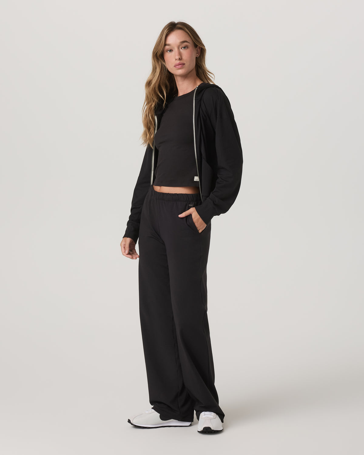 Women Vuori Women's Halo Modern Strght Leg Pant - Short Solid Black