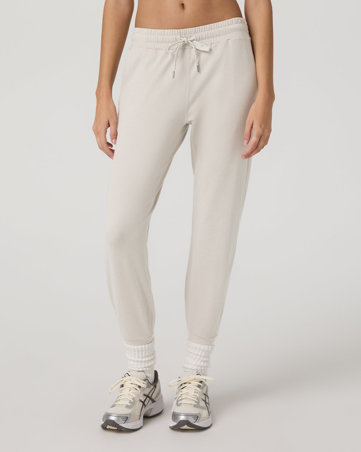 Women Vuori Performance Jogger - Long Ecru Heather