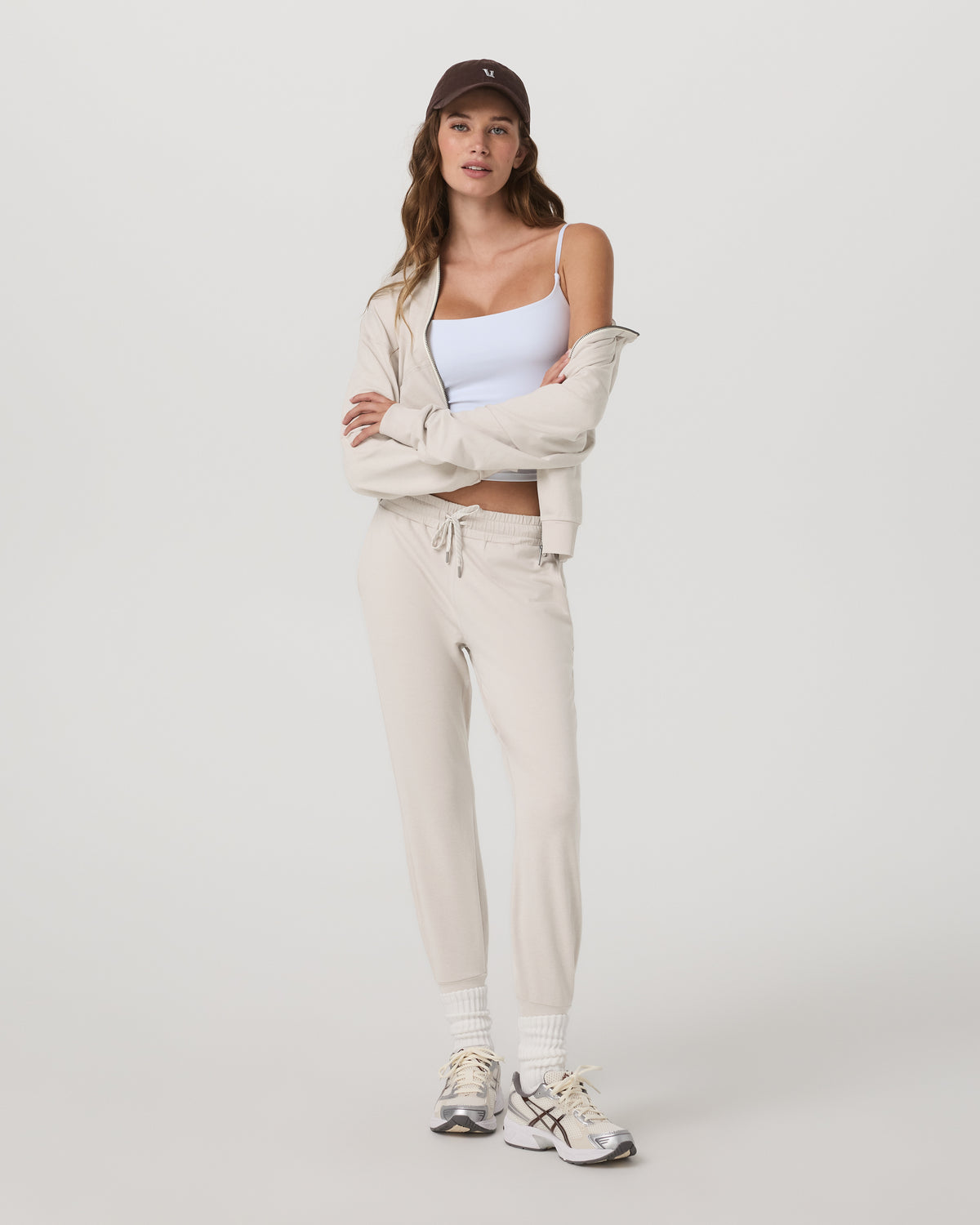 Women Vuori Performance Jogger - Long Ecru Heather