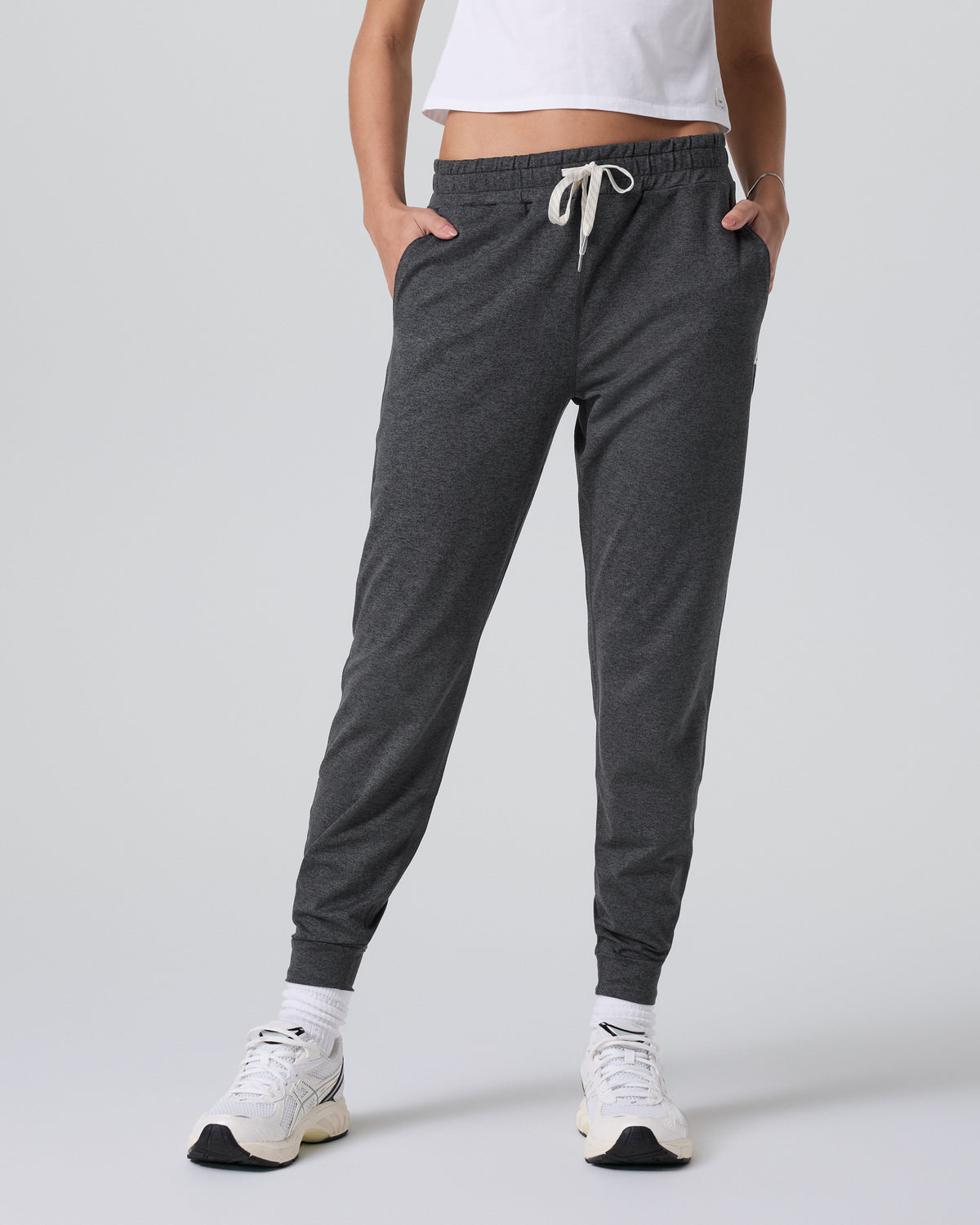 Women Vuori Performance Jogger - Long Charcoal Grey Sweatpants