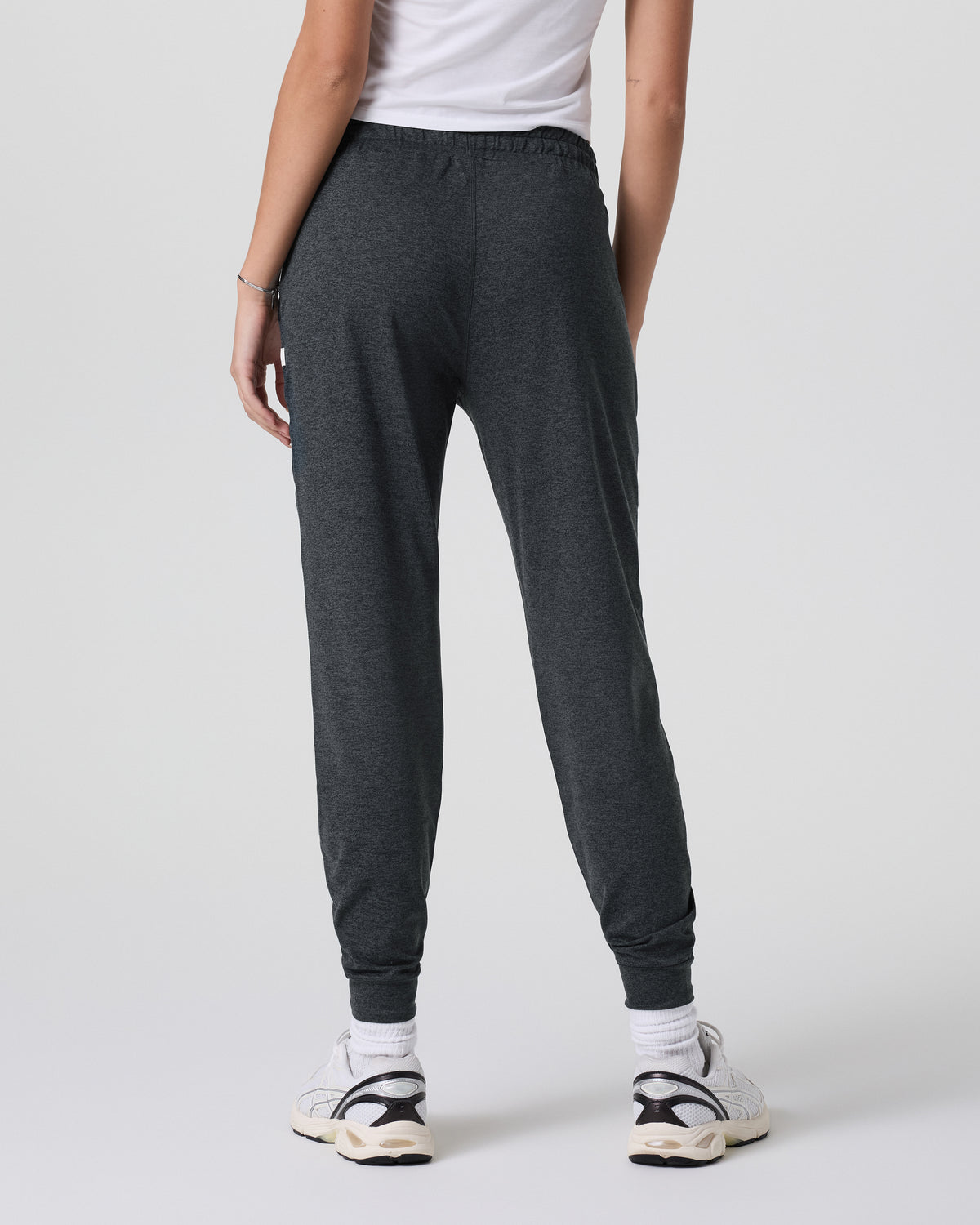 Women Vuori Performance Jogger - Long Charcoal Grey Sweatpants