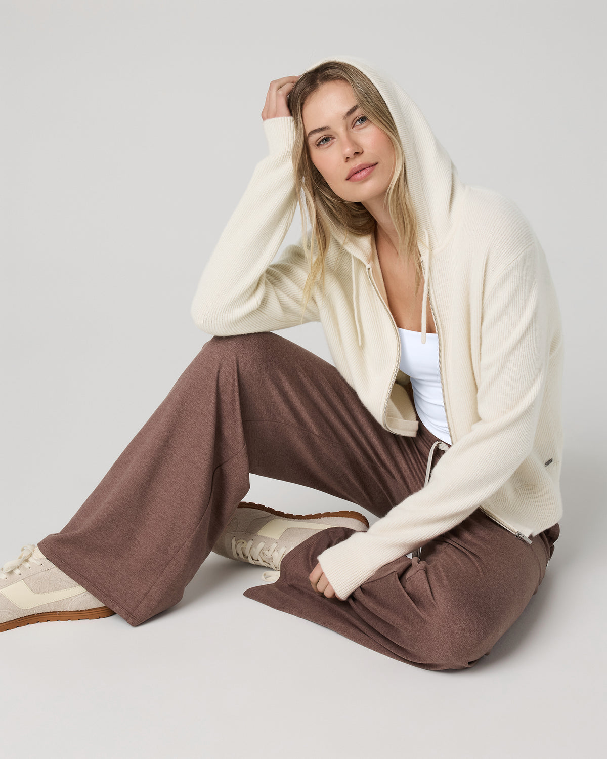 Women Vuori Halo Essential Wideleg - Long Women's Sable Heather Pants