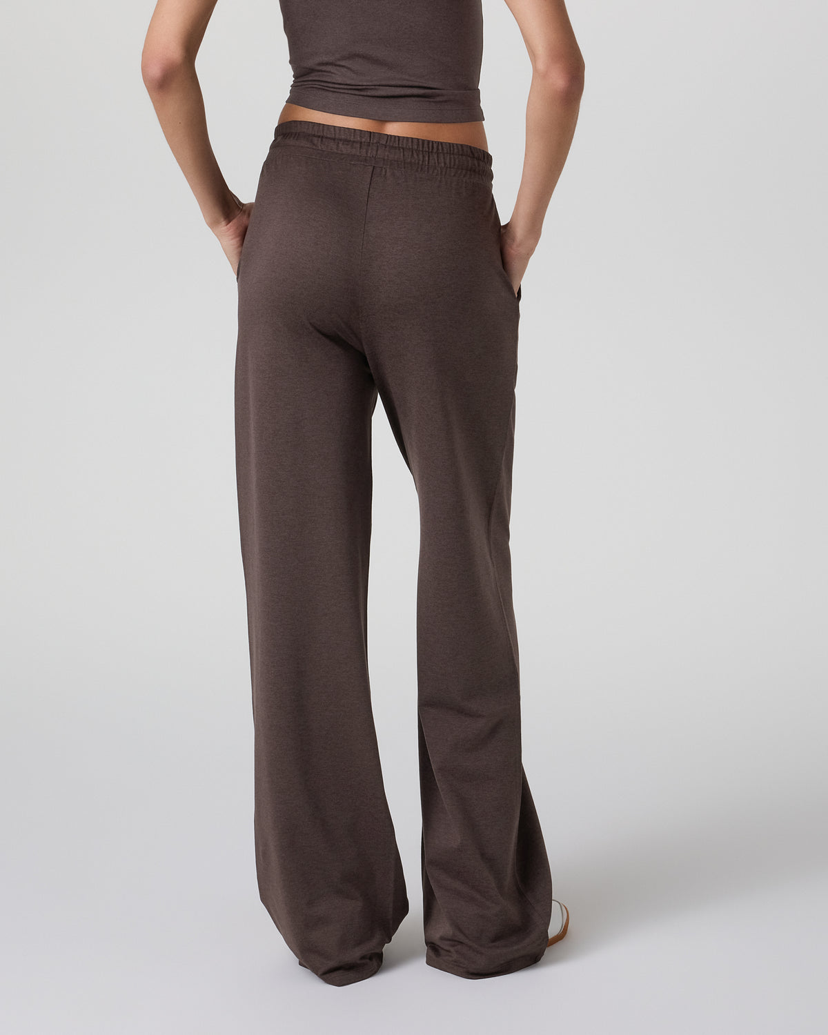 Women Vuori Halo Essential Wideleg Pant - Long Java Heather