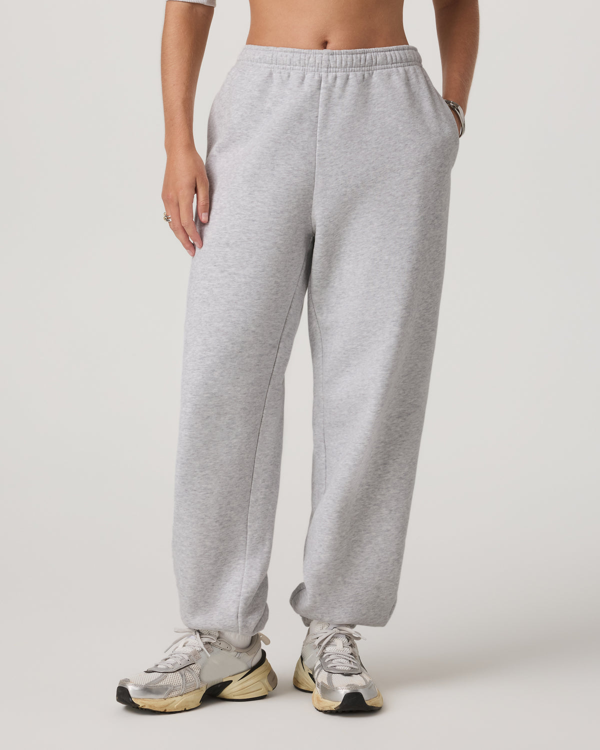 Women Vuori Women's Restore Classic Sweatpant - Short Pale Grey
