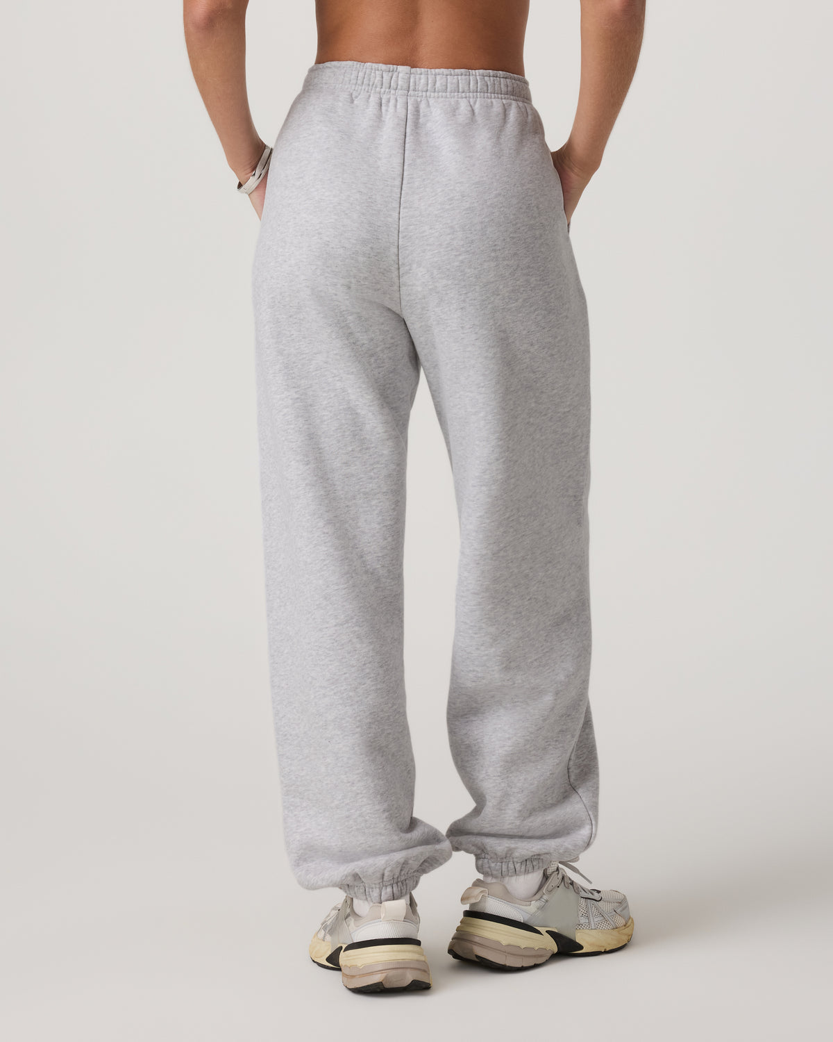 Women Vuori Women's Restore Classic Sweatpant - Short Pale Grey