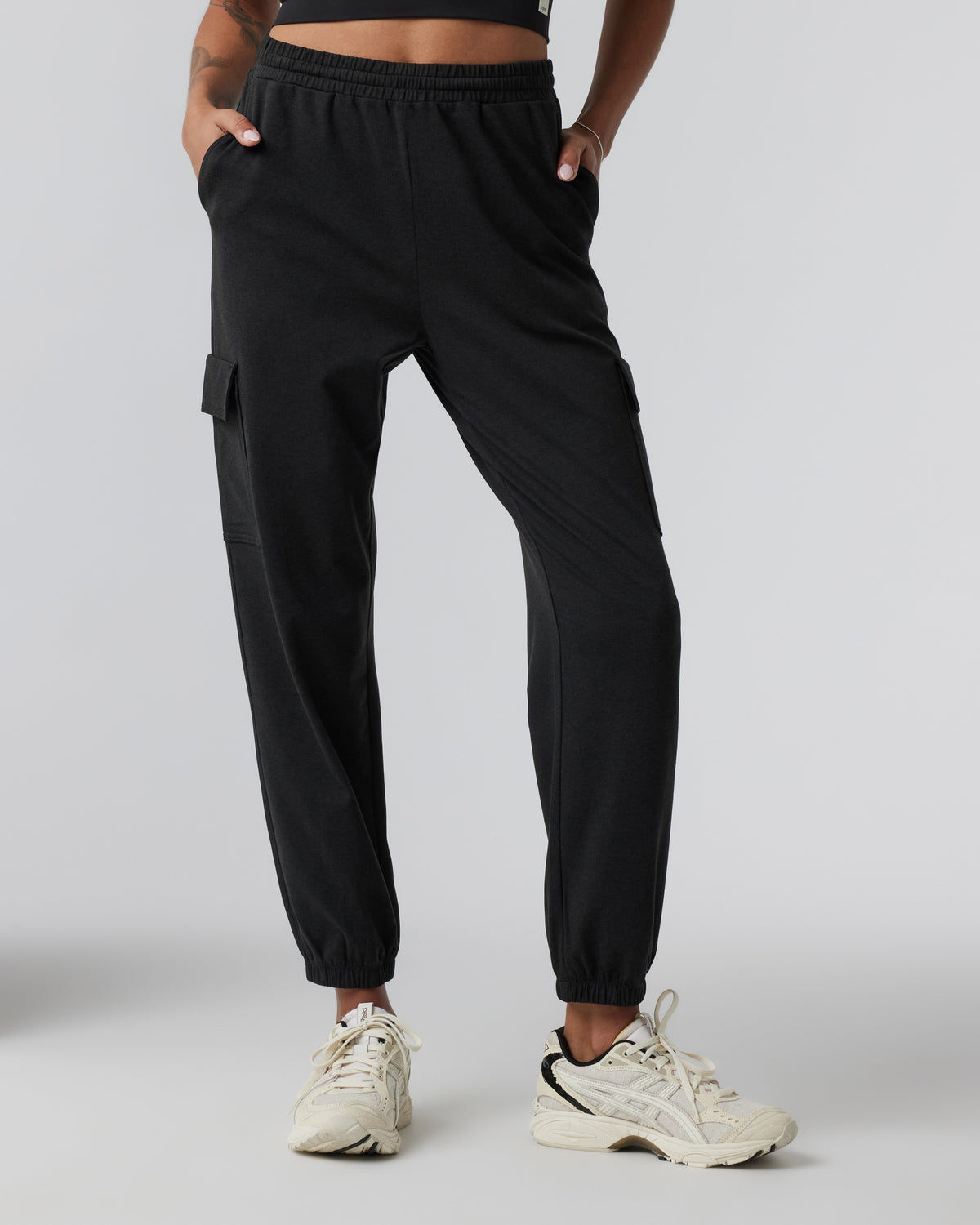 Women Vuori Boyfriend Cargo Sweatpant Black Heather Sweatpants