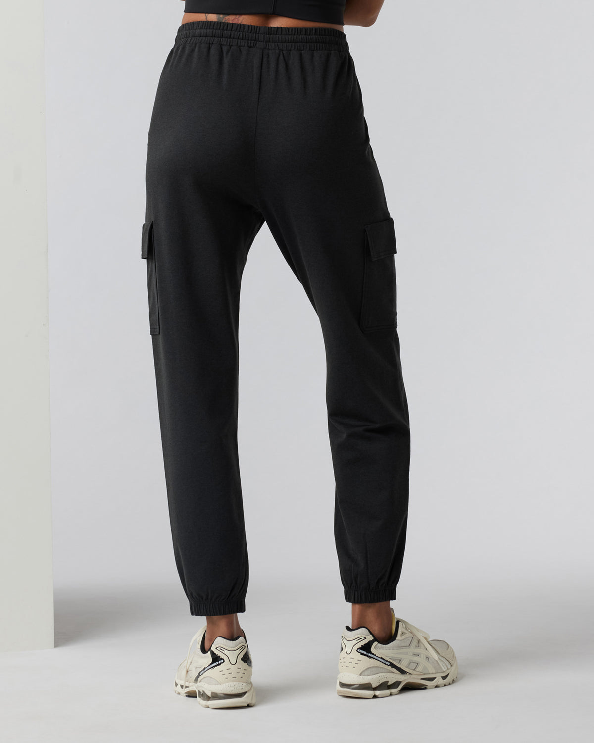 Women Vuori Boyfriend Cargo Sweatpant Black Heather Sweatpants