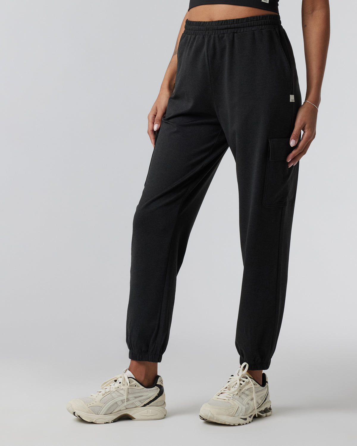Women Vuori Boyfriend Cargo Sweatpant Black Heather Sweatpants